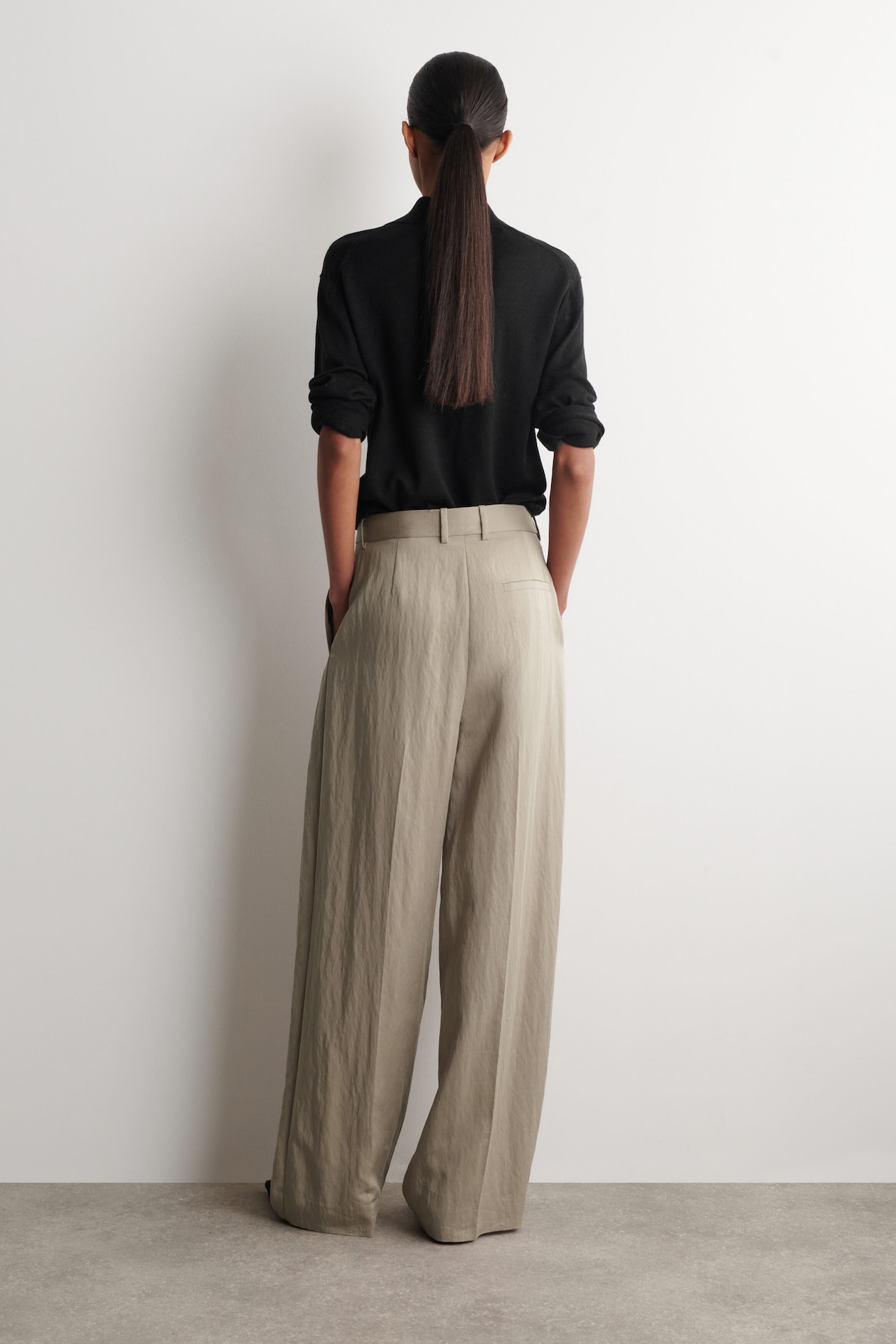 RELAXED FLUID WIDE-LEG PANTS — BEIGE
