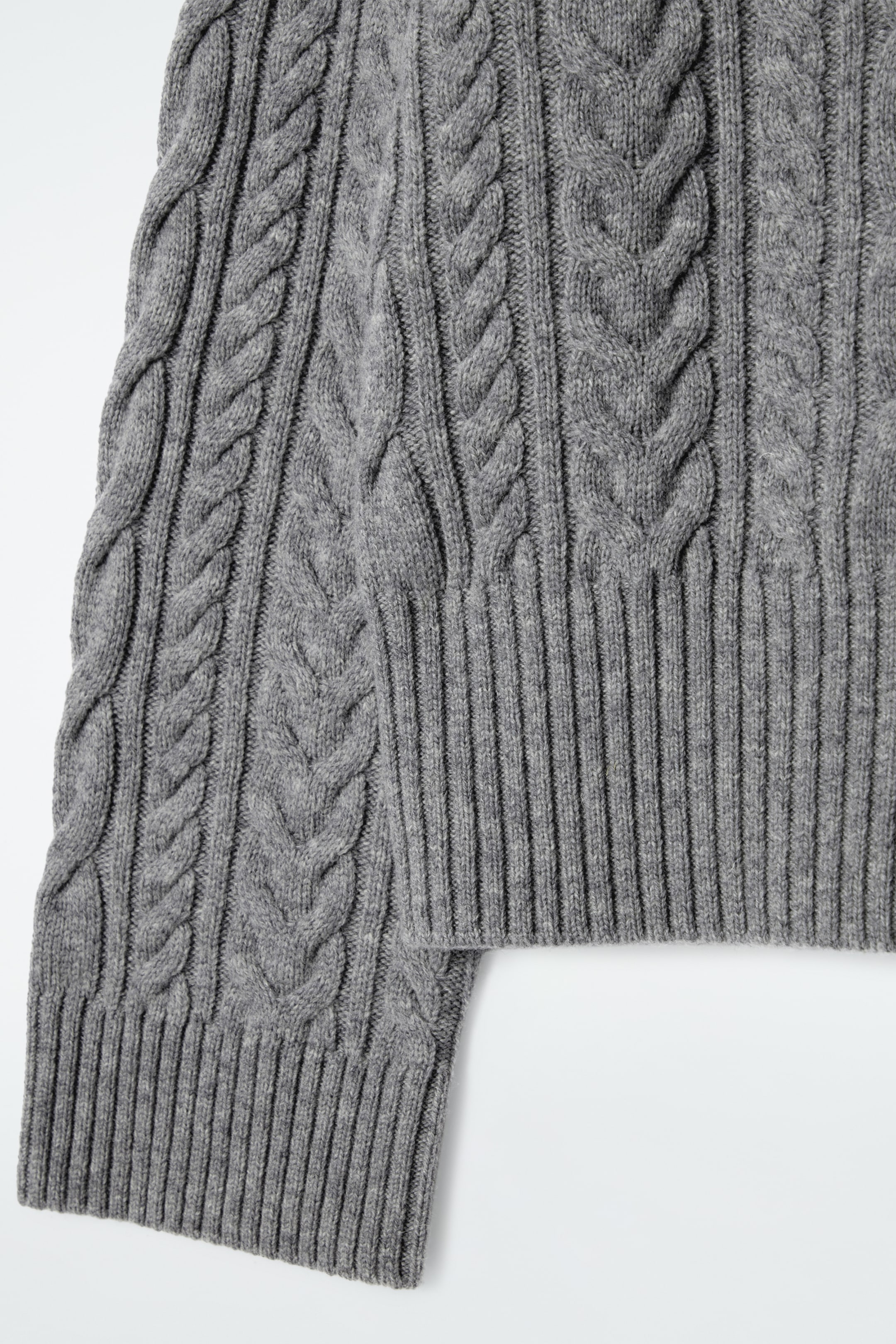 Grotere afbeelding bekijken: CABLE-KNIT WOOL FUNNEL-NECK JUMPER - GREY - DAMES | H&M NL 7