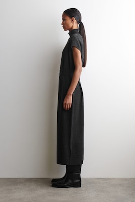 BELT-DETAIL MERINO WOOL MOCK-NECK DRESS — DARK-GRAY MÉLANGE 2