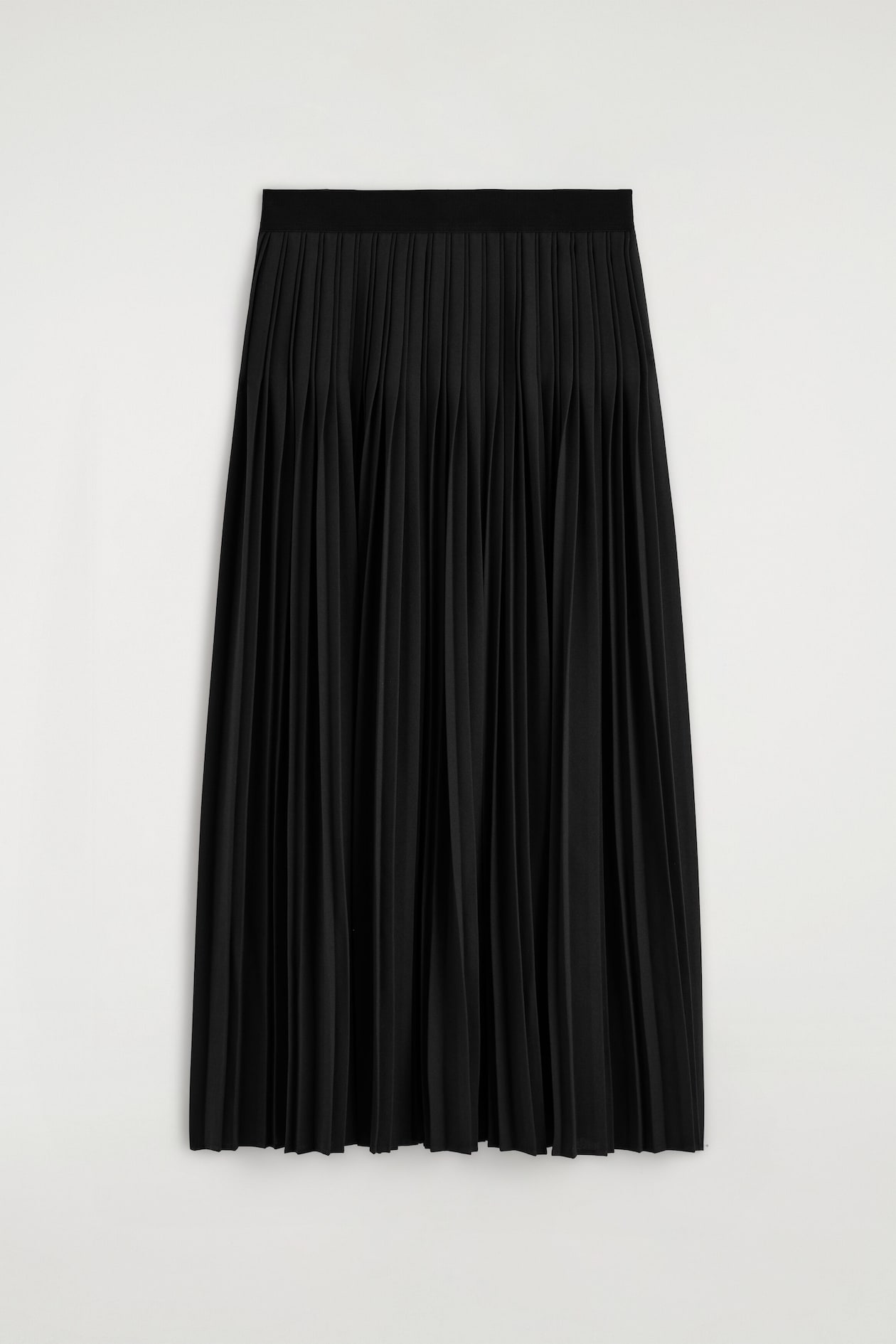 PLEATED CREPE MIDI SKIRT — BLACK