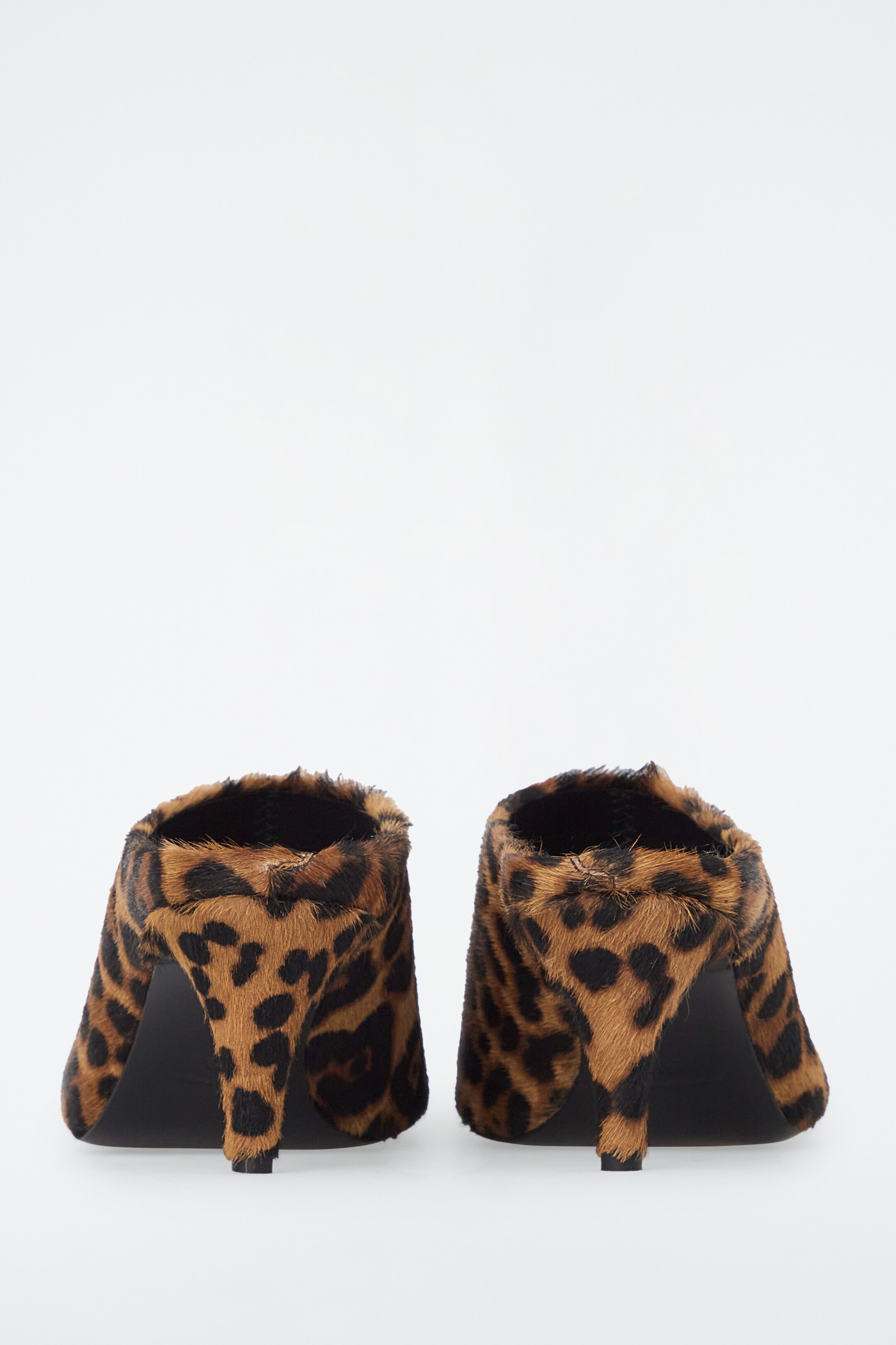 Agrandir l'image: MULES À BOUT CARRÉ LÉOPARD EN CUIR FAÇON POULAIN - LÉOPARD - FEMME | H&M CH 3