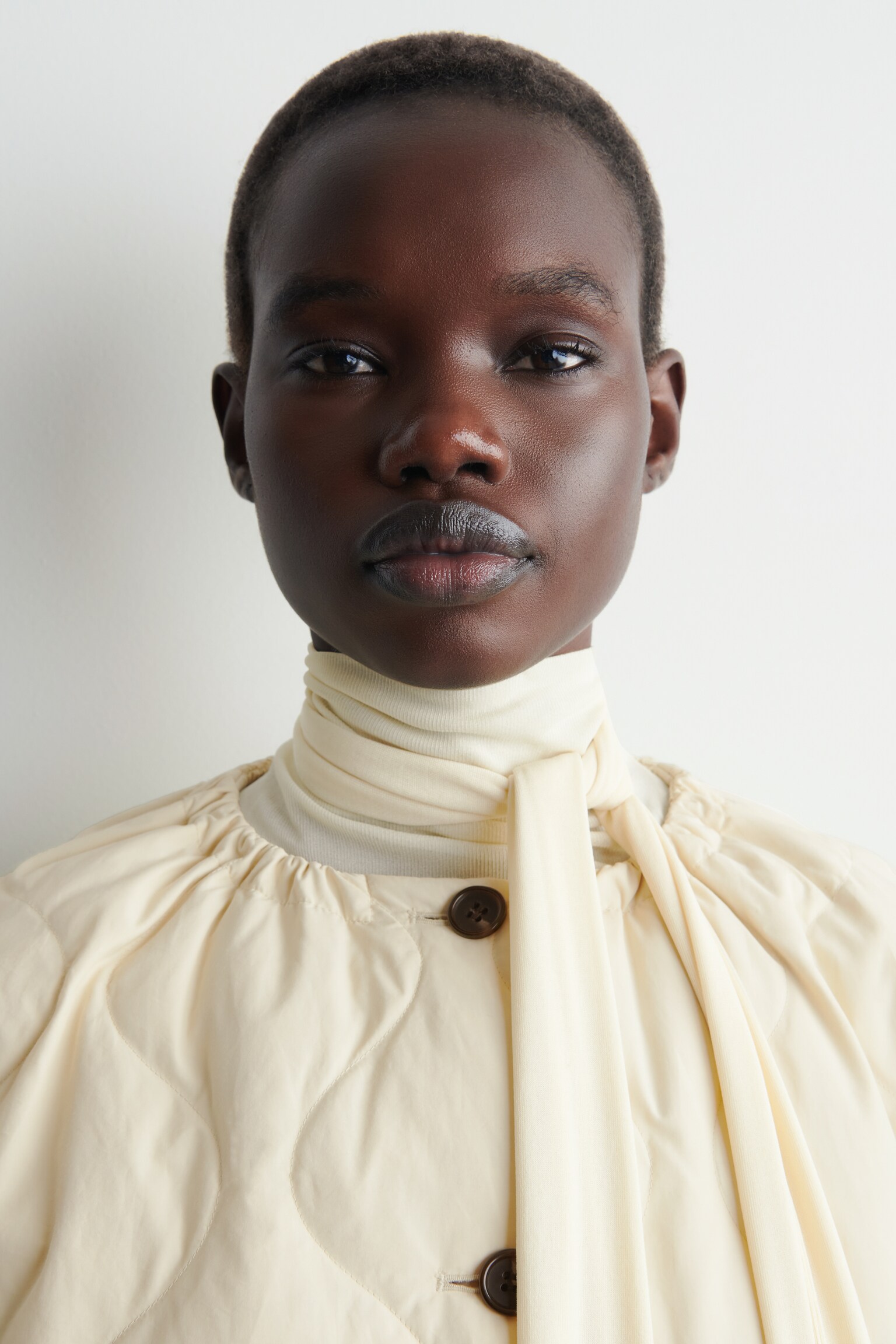 DOUDOUNE MATELASSÉE À ENCOLURE FRONCÉE - ÉCRU/BLEU MARINE/ROUGE PROFOND - 6