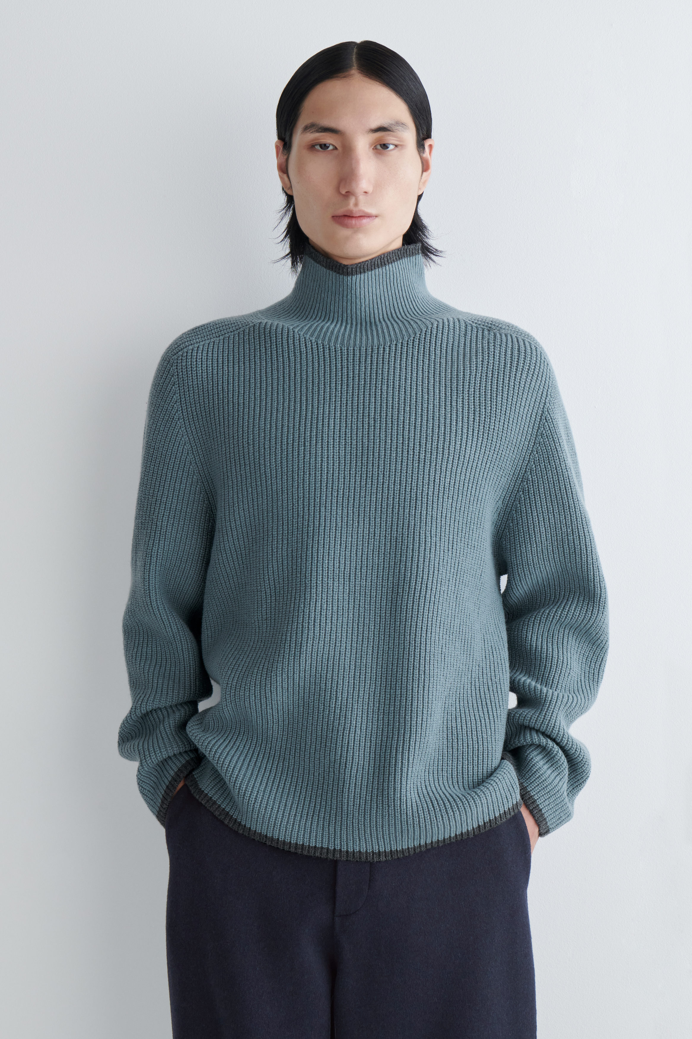 ブリーフィング　MERINO WOOL LOGO CREWNECK KNIT Flint and Tinder Nordic Merino Wool Crewneck Sweater - Navy