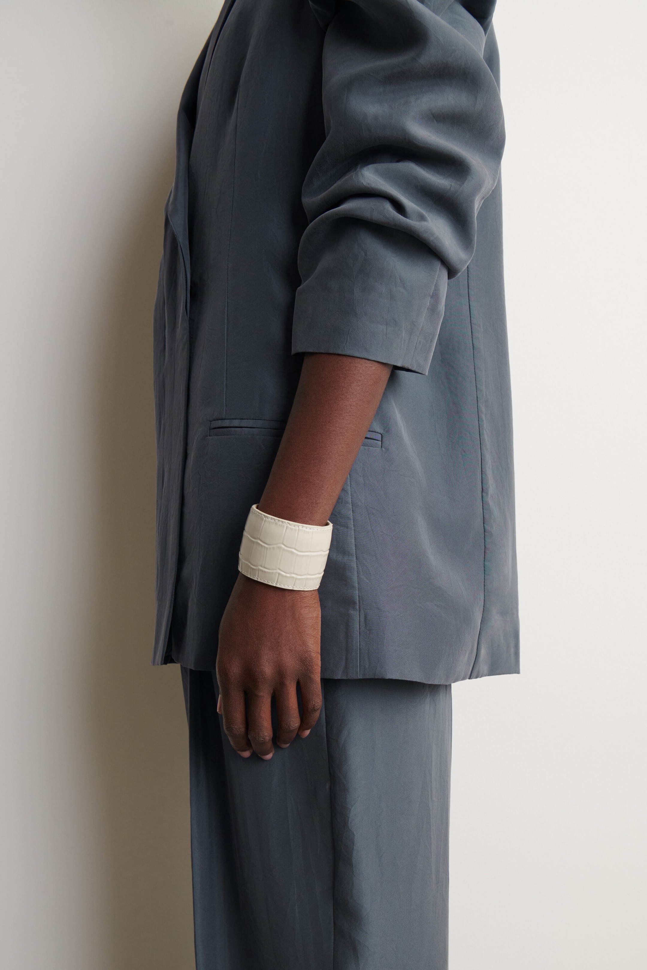 CROC-EFFECT LEATHER CUFF