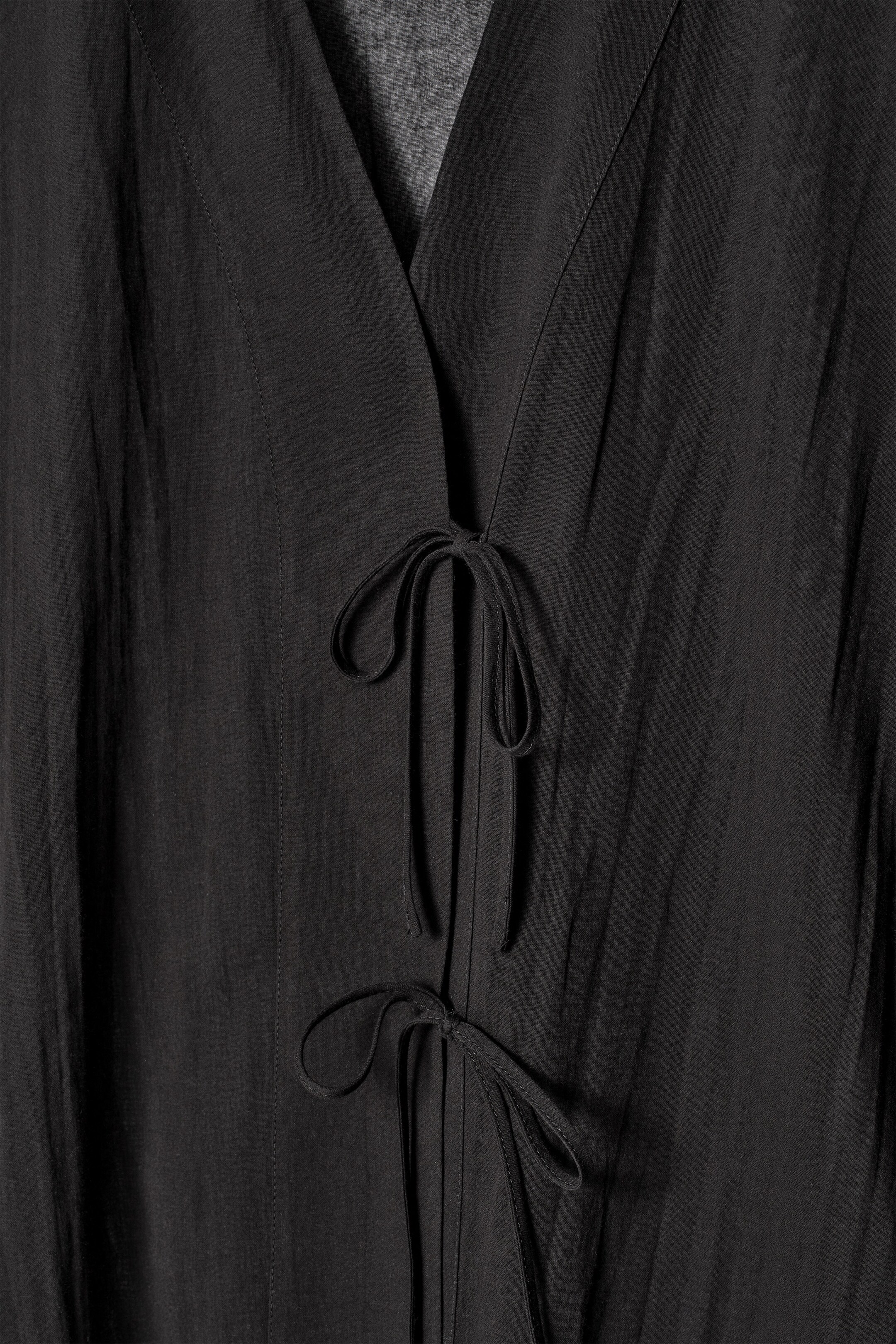 Visualizza immagine più grande: CAMICIA CON LACCI IN TESSUTO INCRESPATO - NERO - DONNA | H&M IT 6