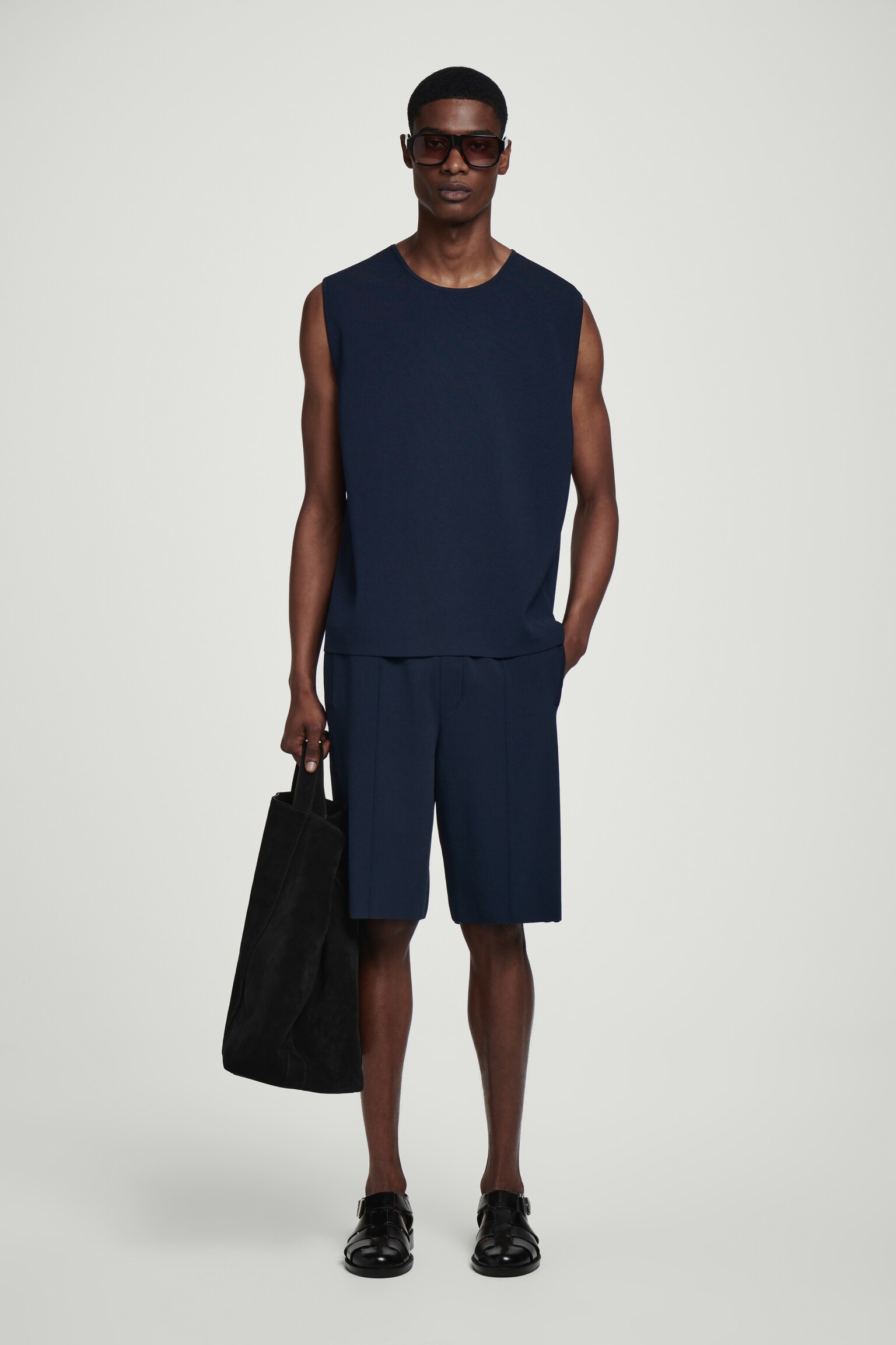 ELASTICATED KNITTED SHORTS - NAVY