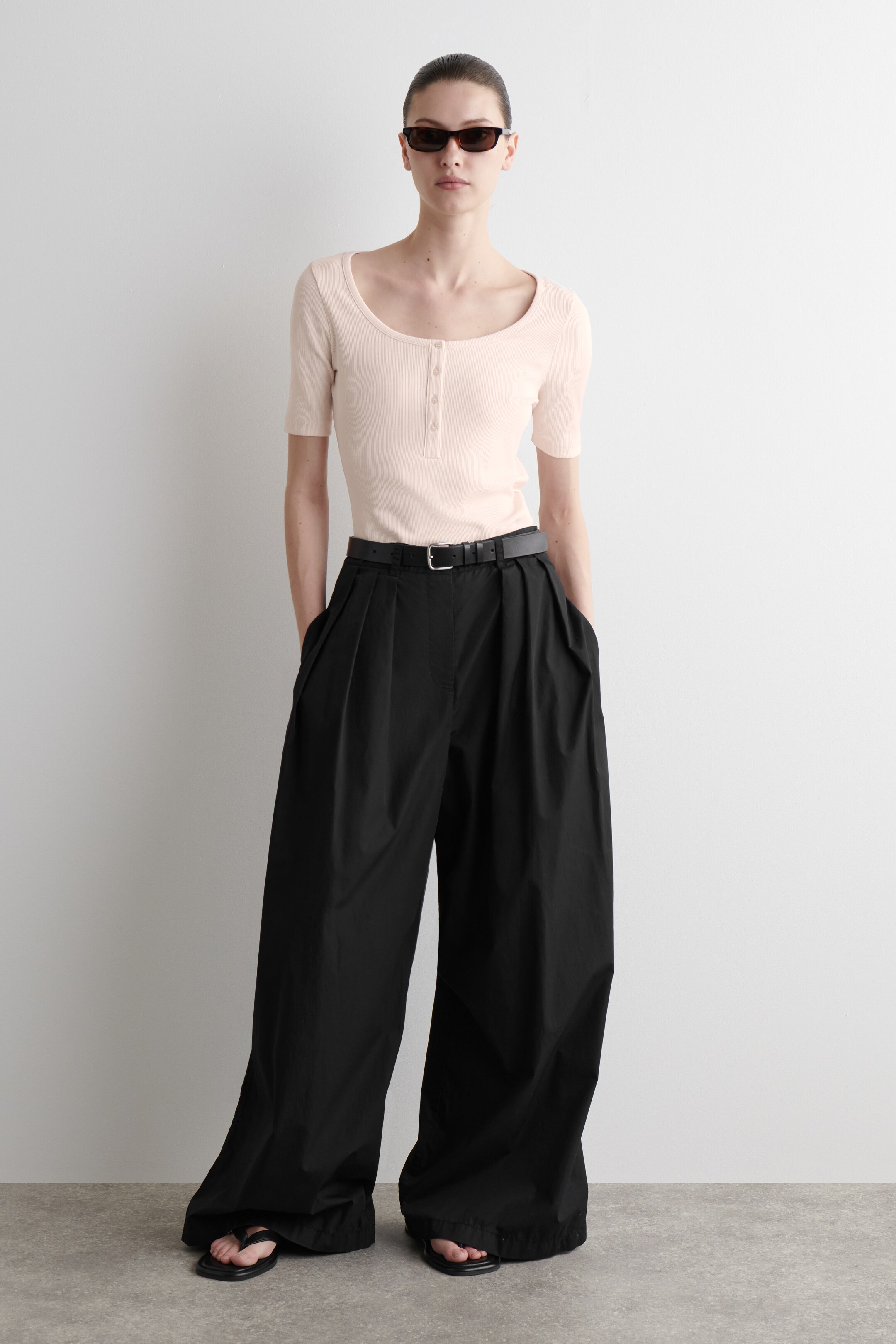 Vezi imaginea mai mare: TRICOU HENLEY RIBBING - ROZ DESCHIS - FEMEI | H&M RO 2