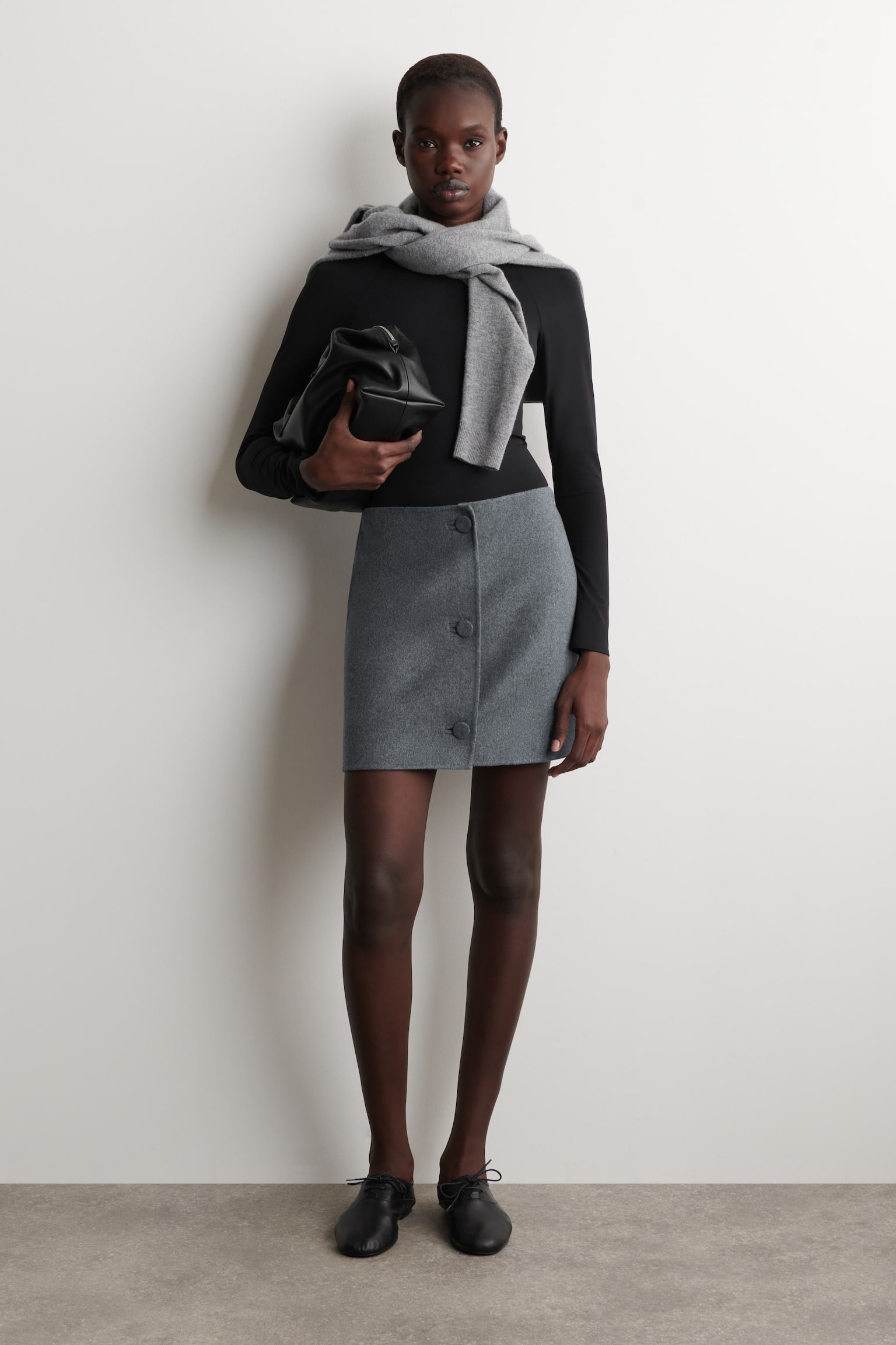 MINIROCK AUS DOUBLEFACE-WOLLE MIT KNÖPFEN - GRAU - 1