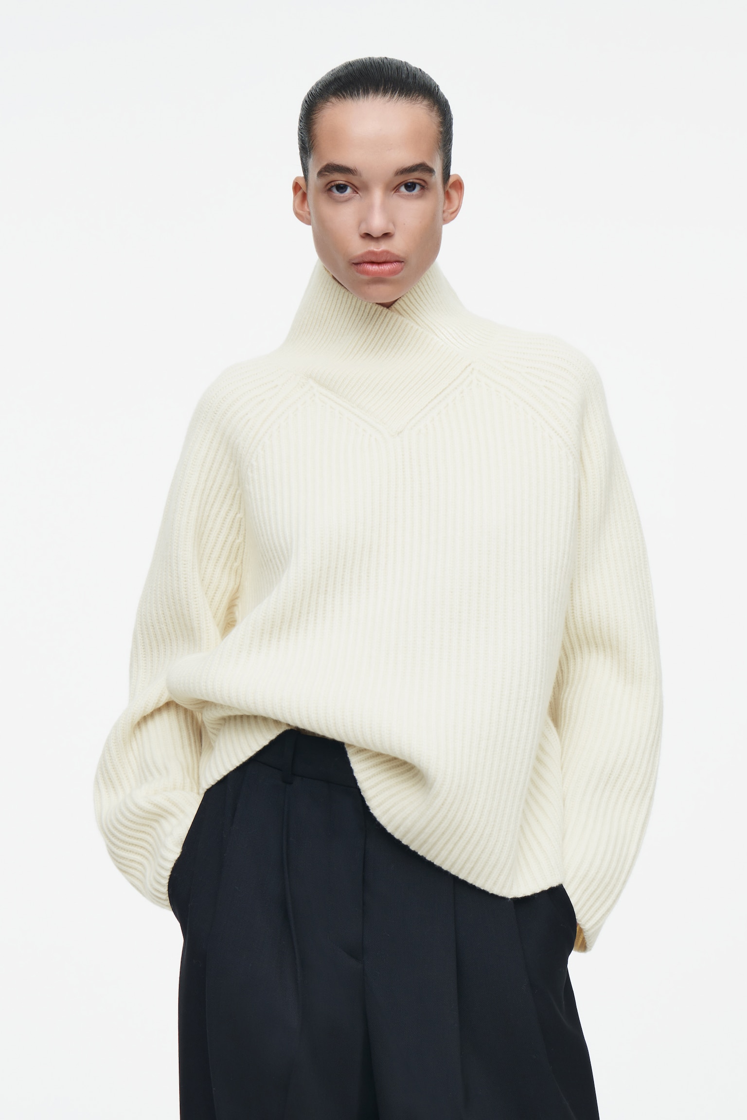 WRAP-COLLAR MERINO WOOL JUMPER - ECRU/NAVY / CREAM