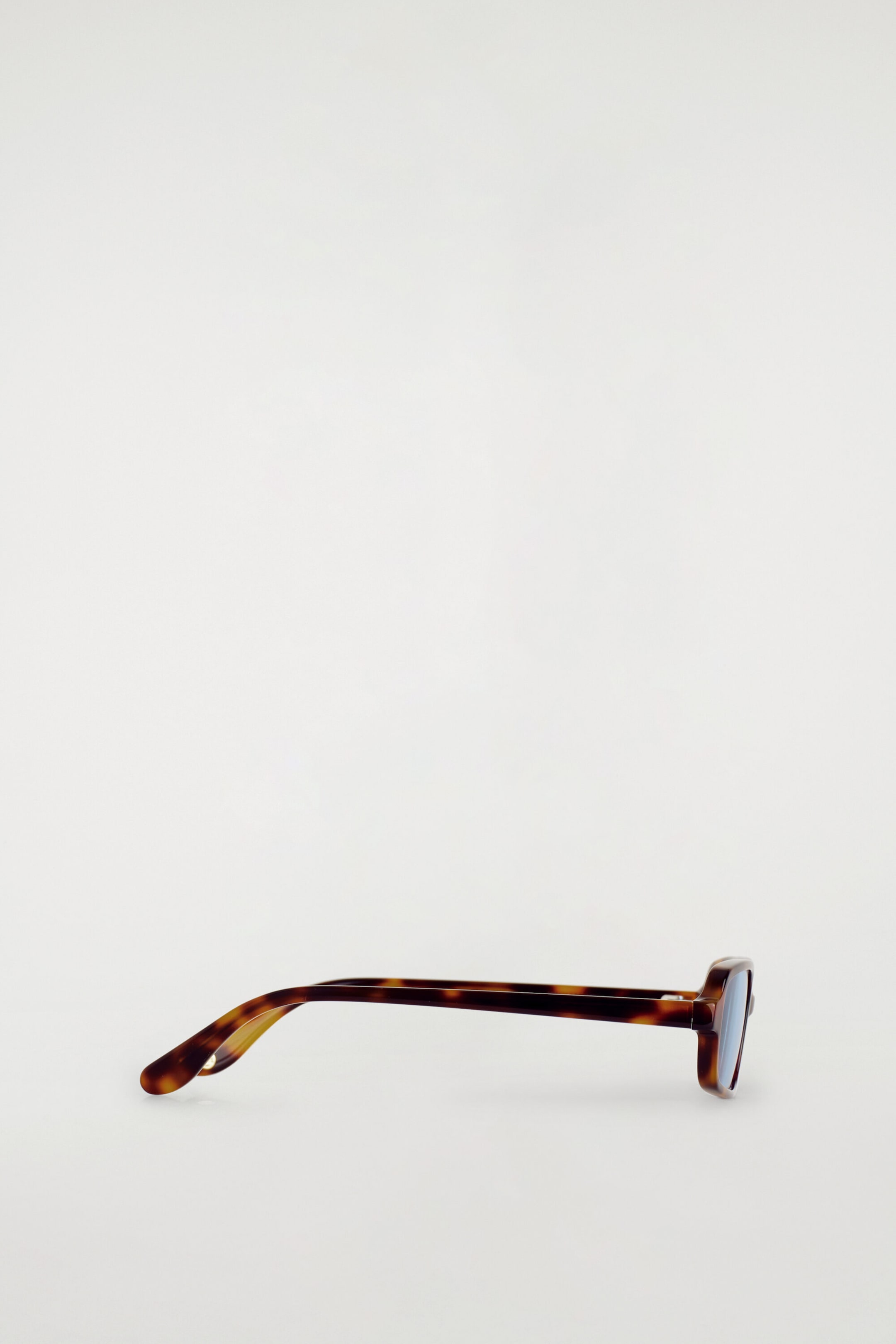 StillMedia/DescriptiveDetail