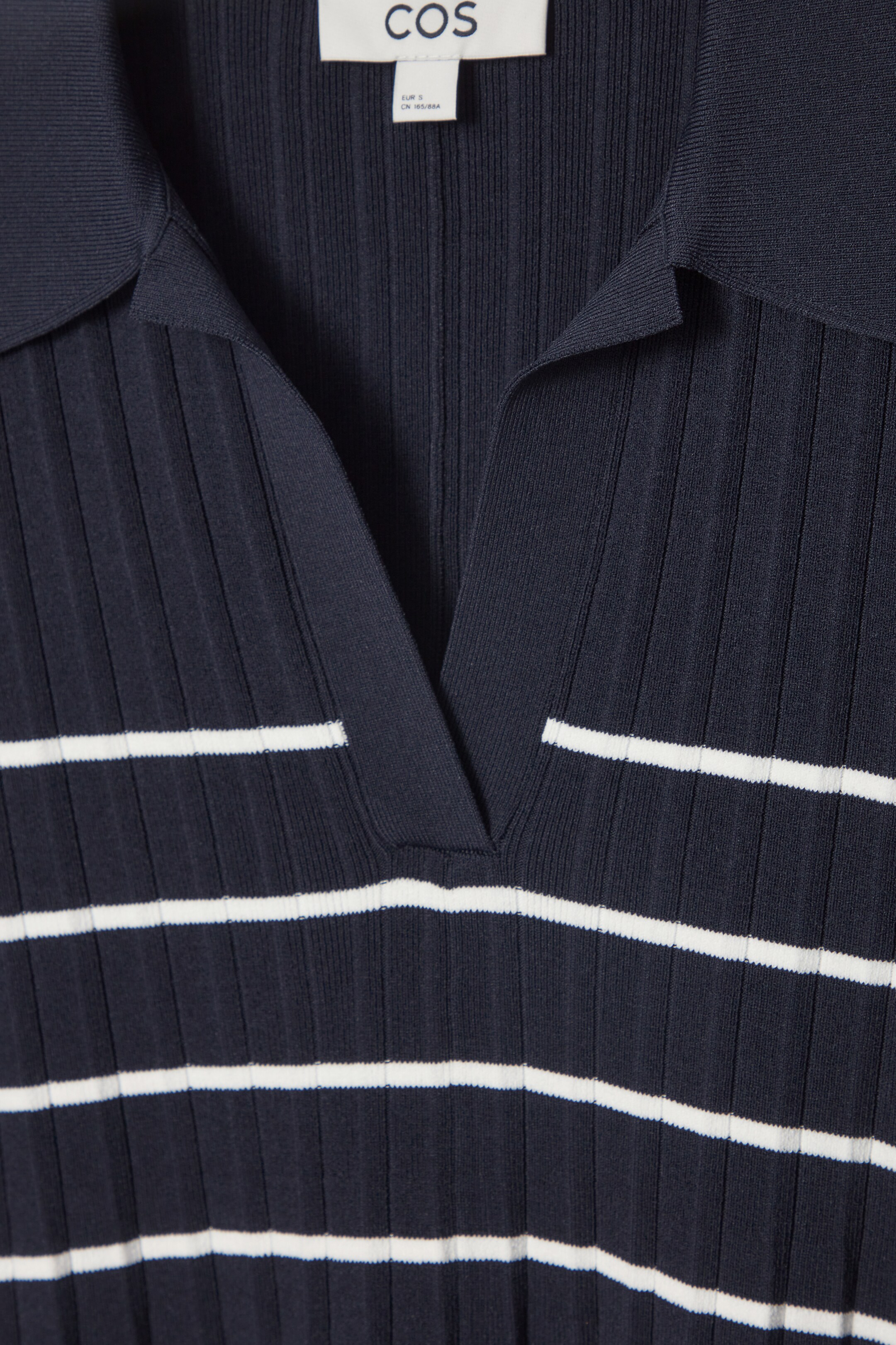 Ingrandisci l'immagine: STRIPED KNITTED MINI POLO DRESS - NAVY / STRIPED - DONNA | H&M CH 2