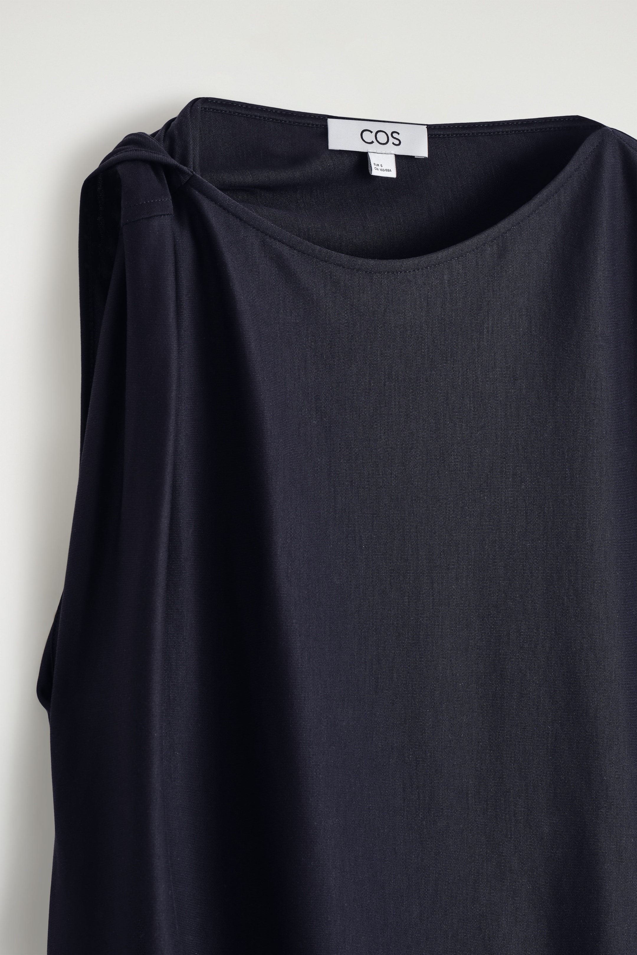 DRAPED KNITTED TOP