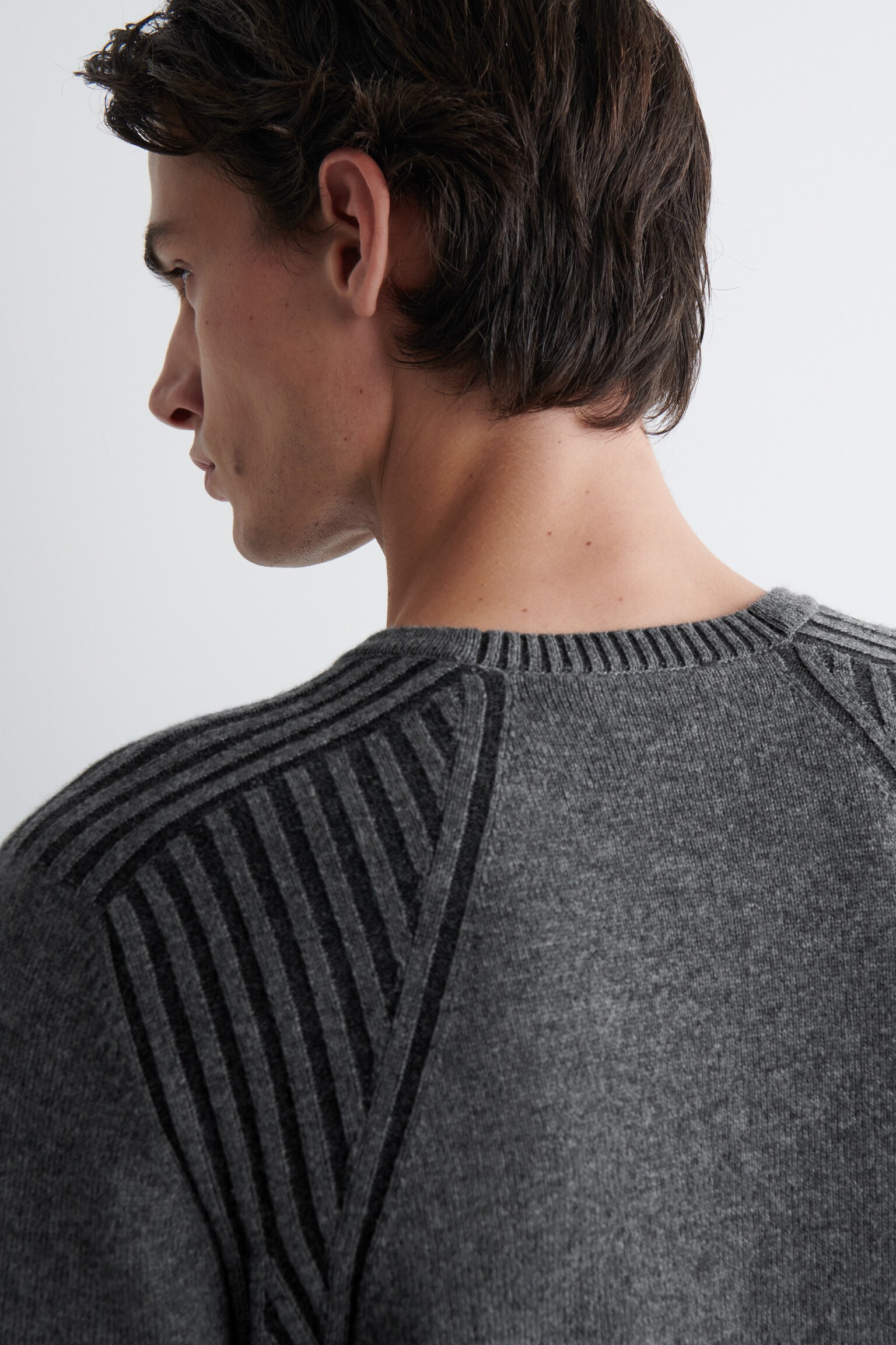 MERINO-CASHMERE CREW-NECK JUMPER - GREY - 3