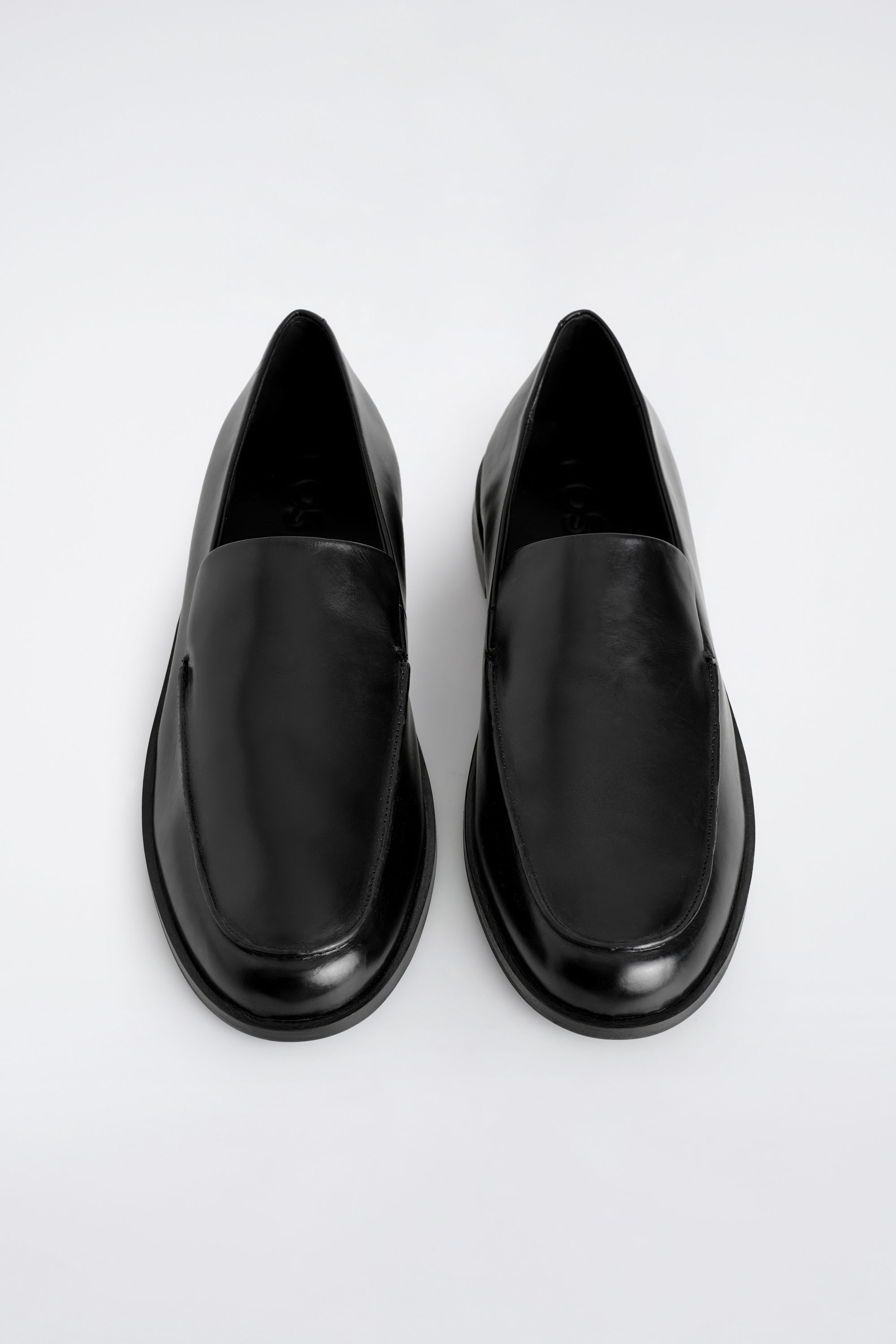 完売モデル【COS】ポリッシュドレザー ローファー ブラック 37 POLISHED-LEATHER LOAFERS - BLACK | COS US