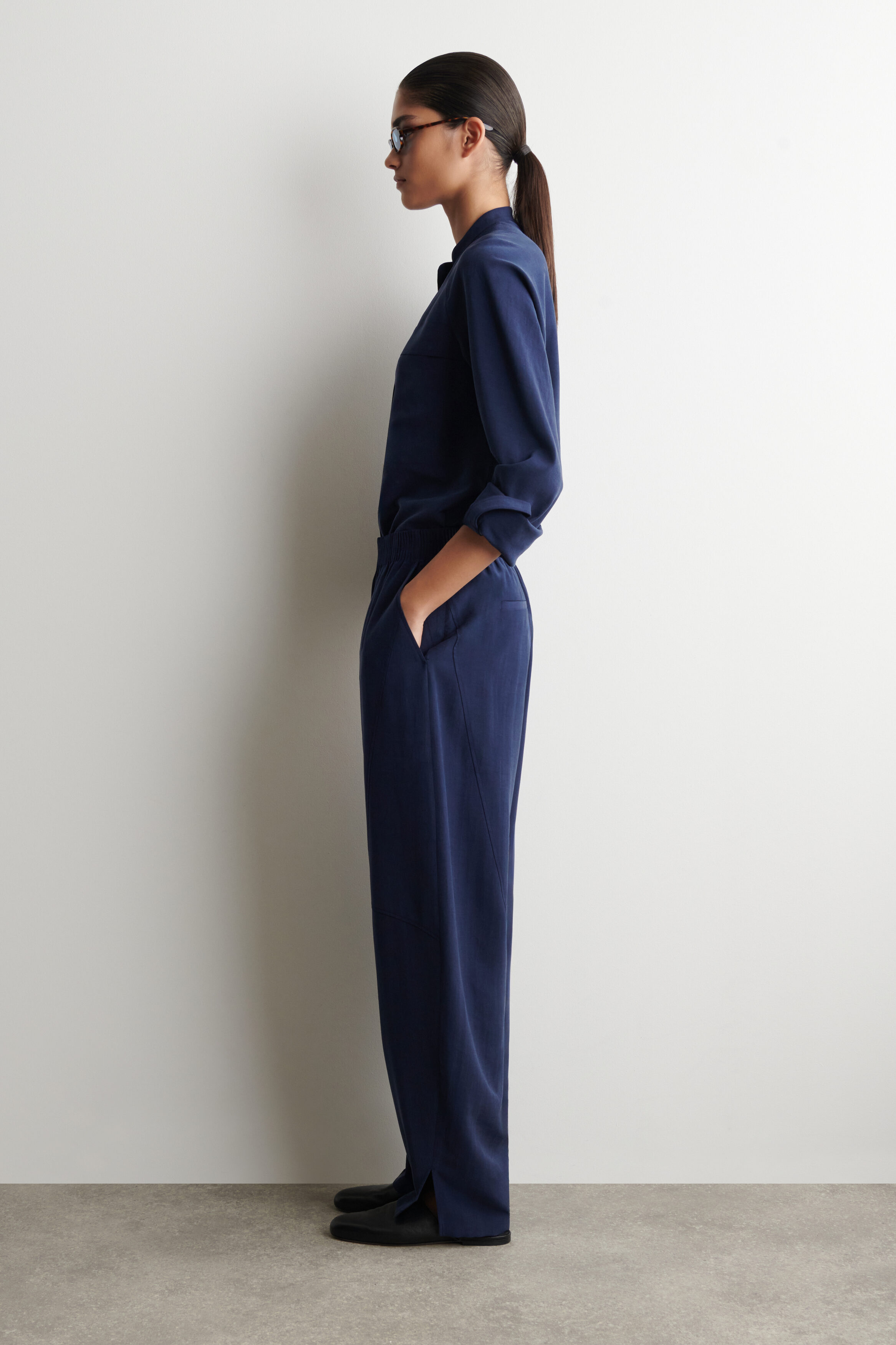 PANELED ELASTICATED BARREL-LEG PANTS - thumbnail 8