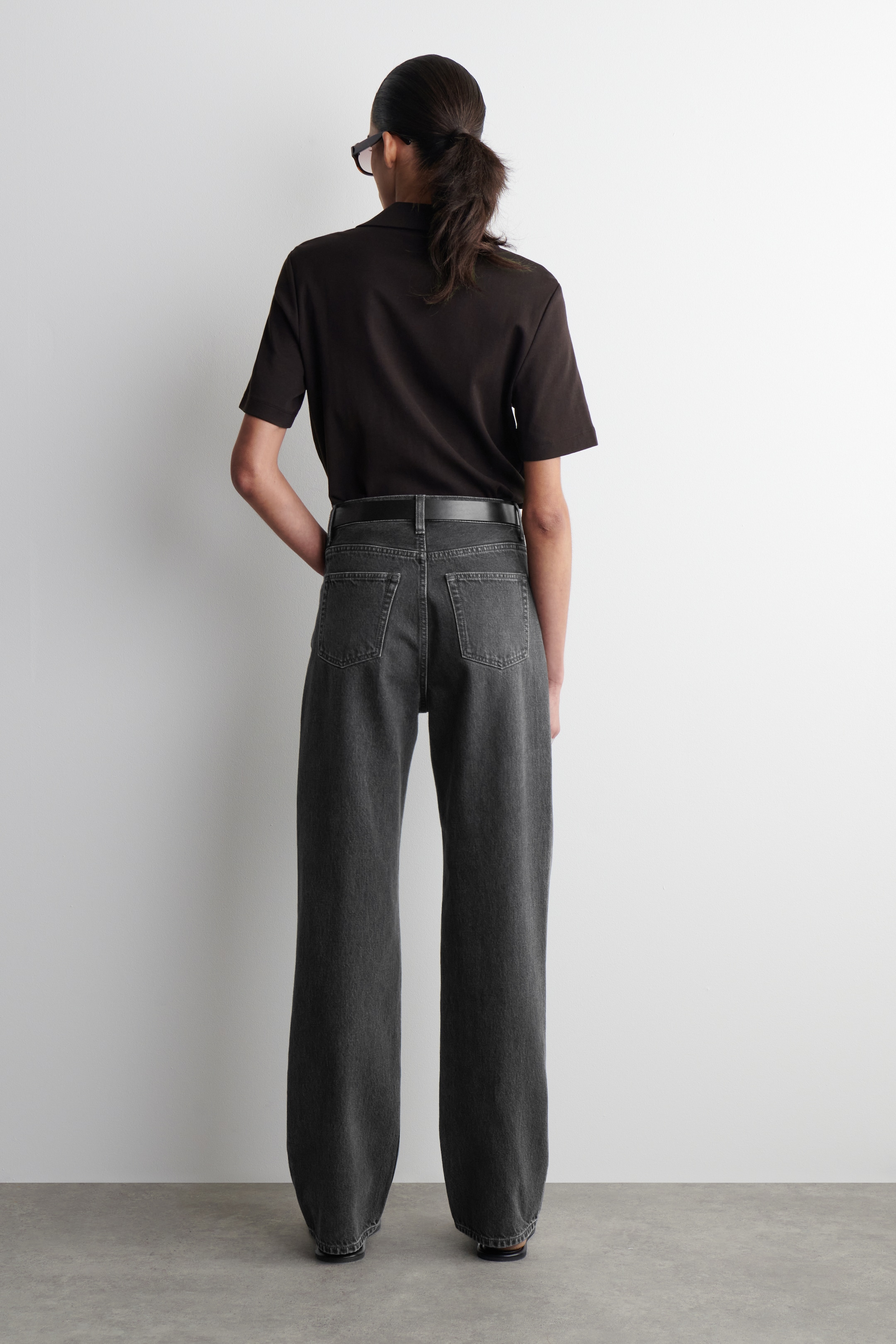 Grösseres Bild ansehen: COLUMN JEANS MIT GERADEM BEIN - SCHWARZE WASCHUNG - DAMEN | H&M CH 4