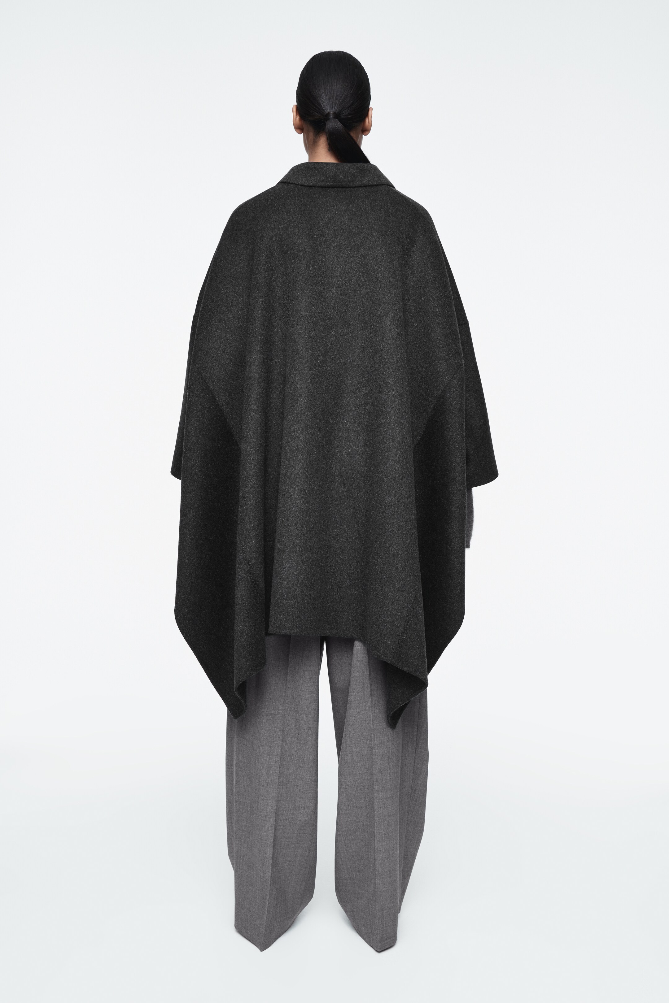 Grösseres Bild ansehen: CAPE AUS DOUBLEFACE-MERINOWOLLE - Dunkelgrau - DAMEN | H&M CH 3