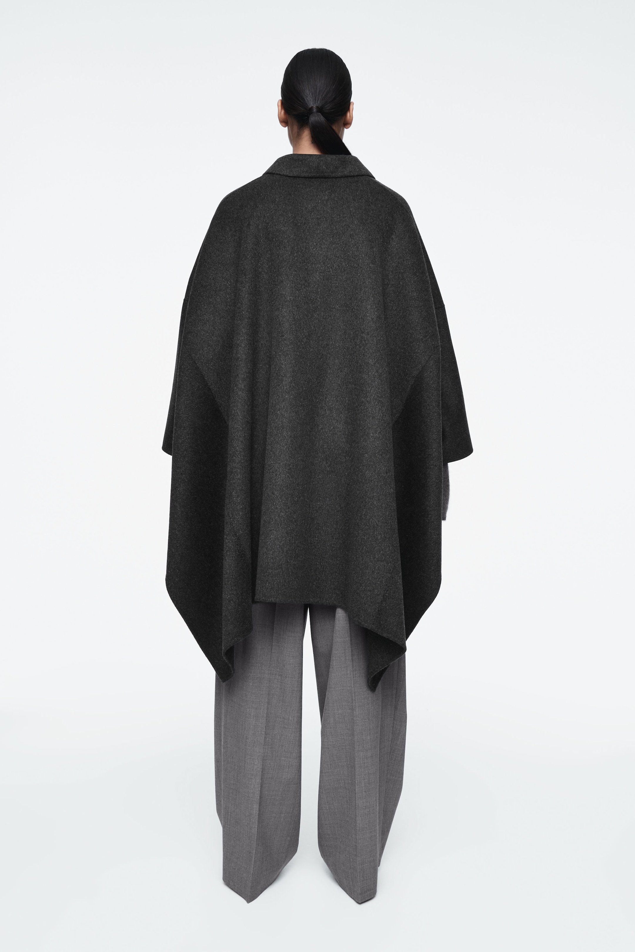 DOUBLE-FACED MERINO WOOL CAPE