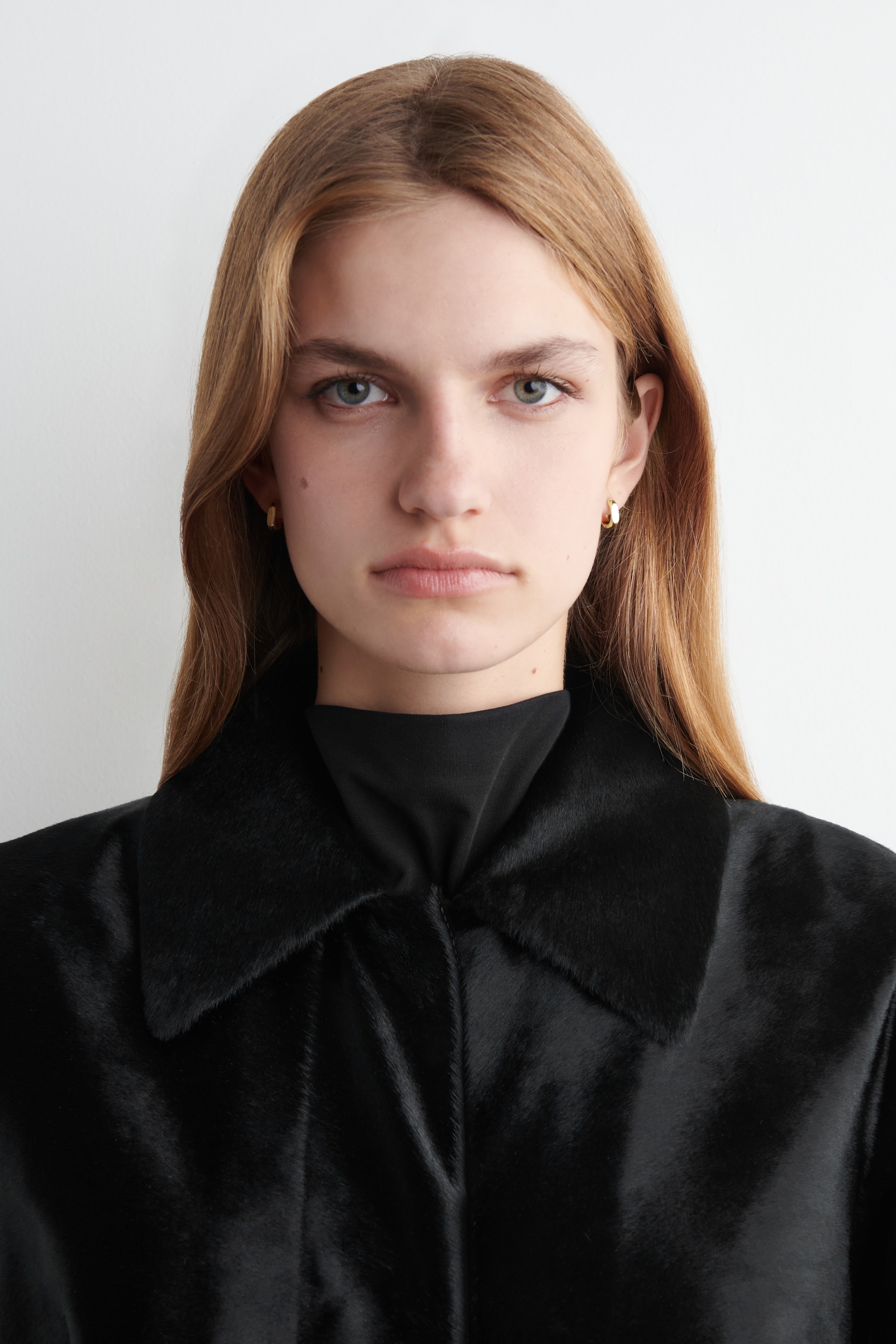 Agrandir l'image: PETITES CRÉOLES SCULPTURALES - DORÉ - FEMME | H&M FR 1