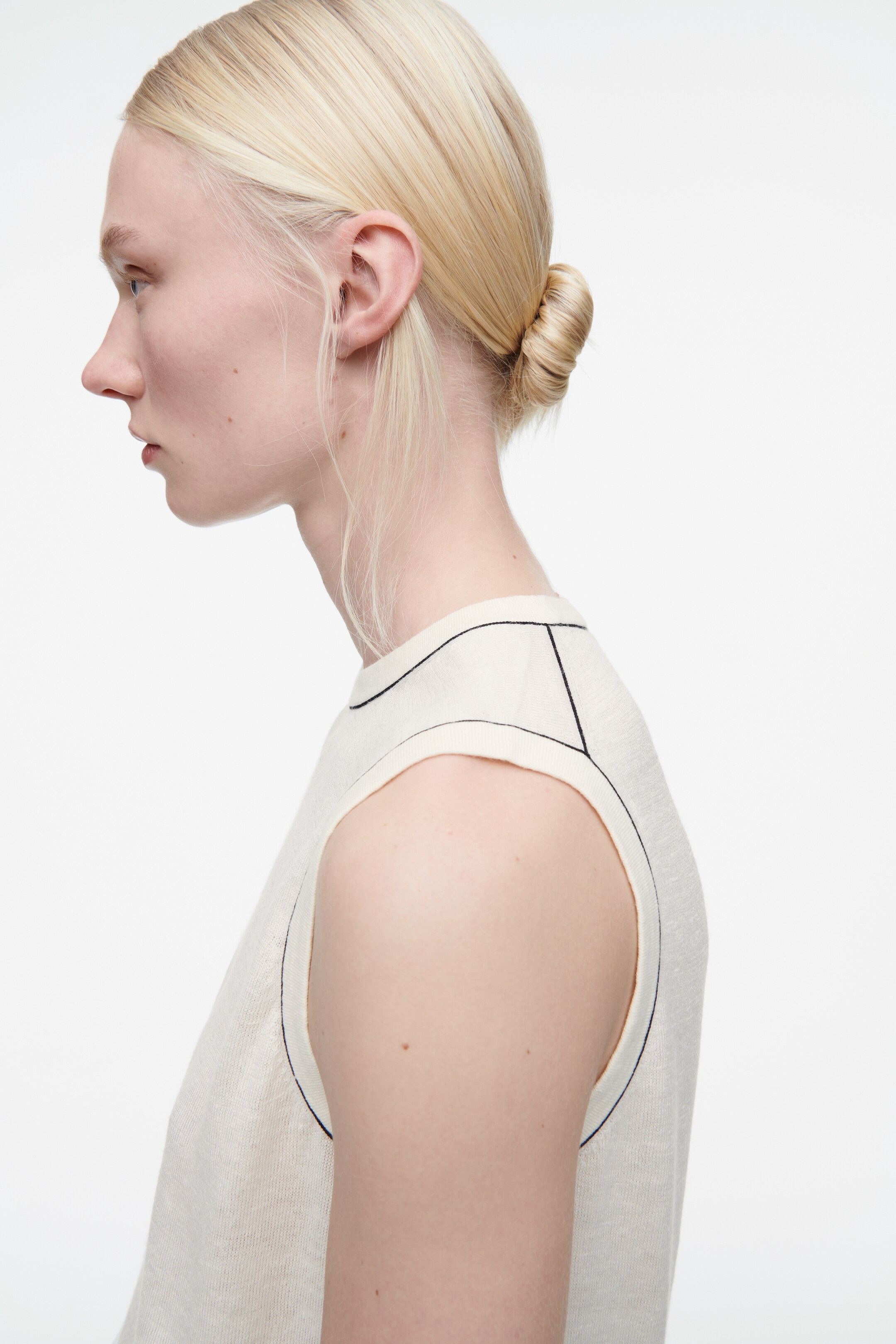 Zobrazit větší obrázek: MERINO VLNA-LEN SMĚS TÍLKO - KRÉMOVÁ - ŽENY | H&M CZ 4