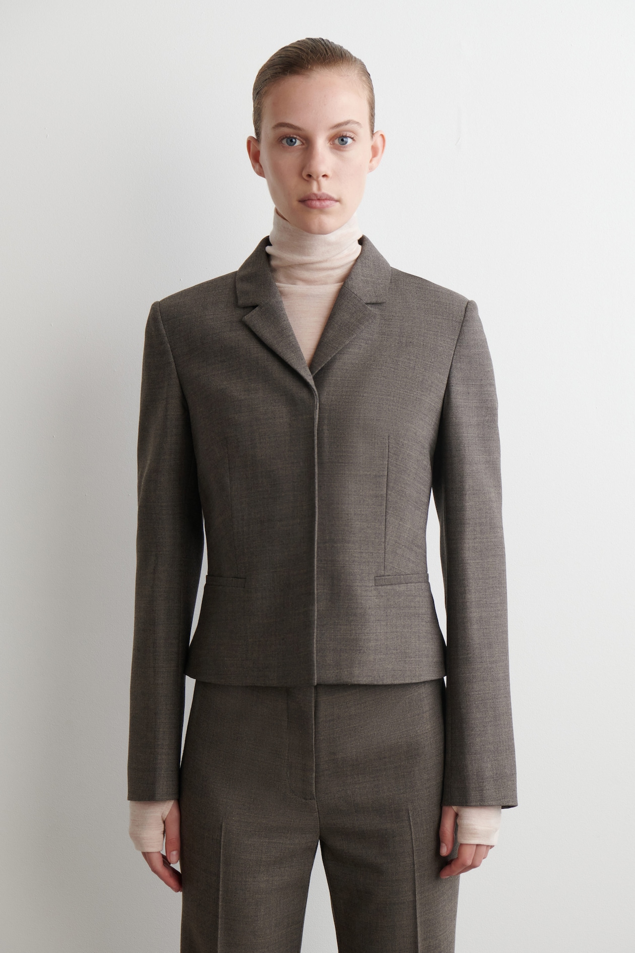 SLIM WAISTED WOOL BLAZER