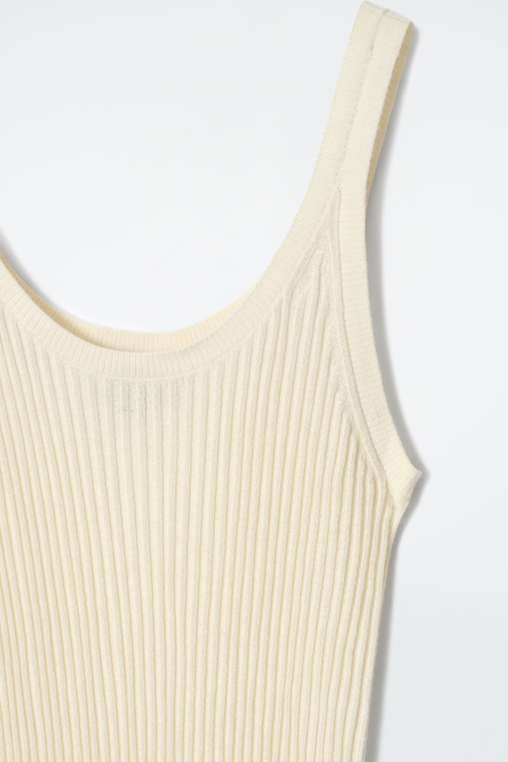 Grotere afbeelding bekijken: GERIBDE KASJMIR-ZIJDE TANKTOP - BOTERMELK - DAMES | H&M BE 7