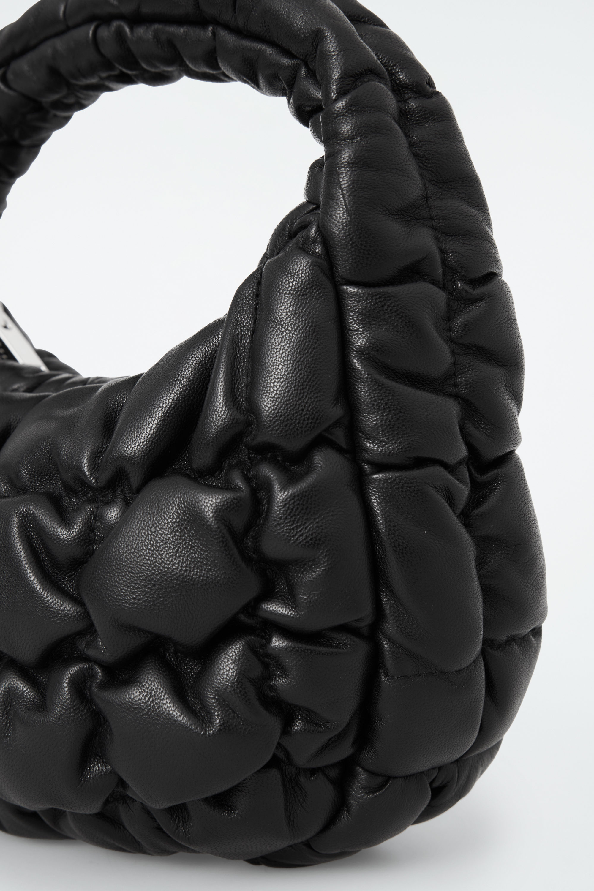 【COS】 Quilted Micro Bag Black QUILTED MICRO BAG - BLACK | COS