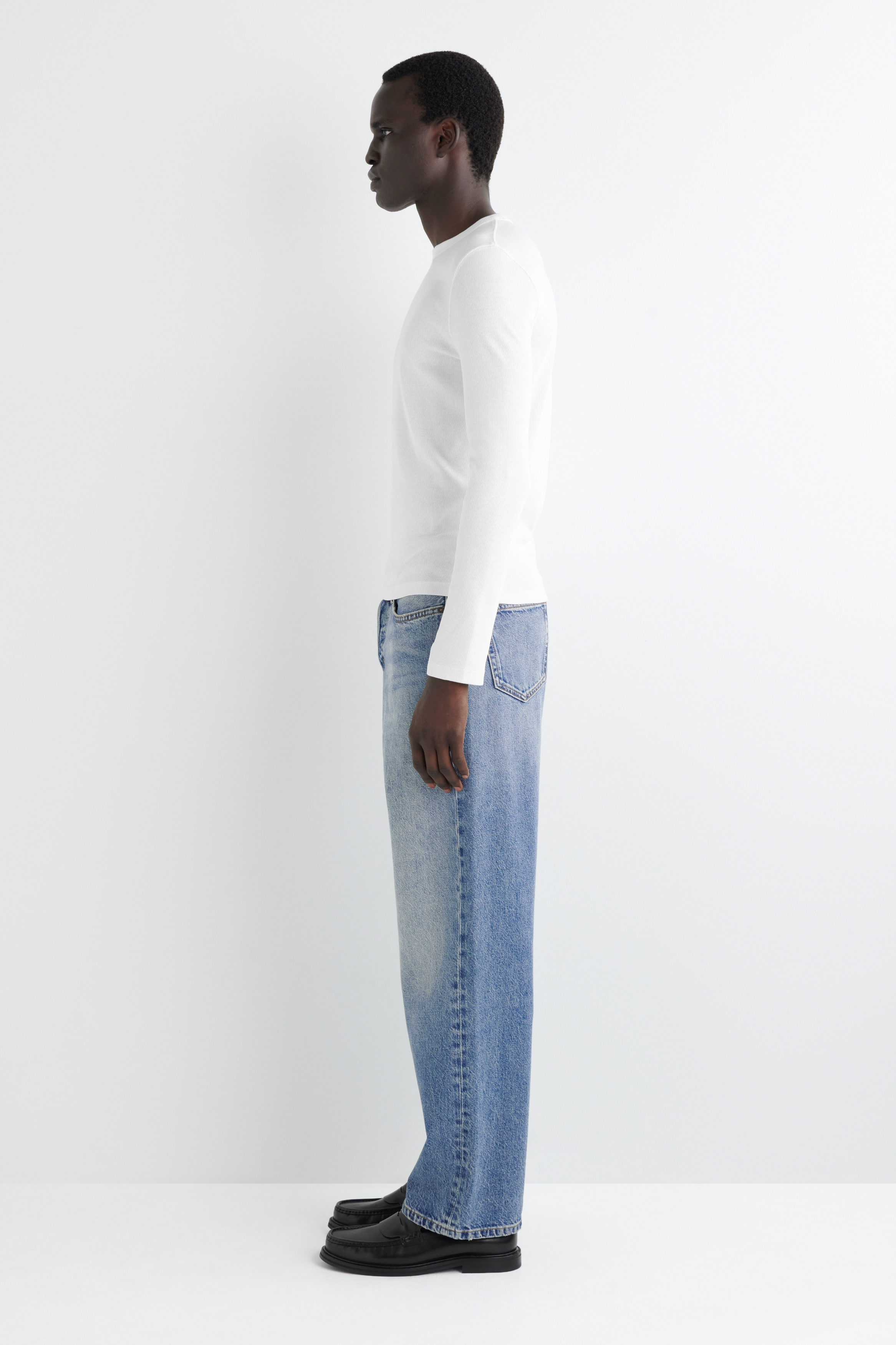 SLIM RIBBED COTTON LONG-SLEEVED T-SHIRT - WHITE | COS US