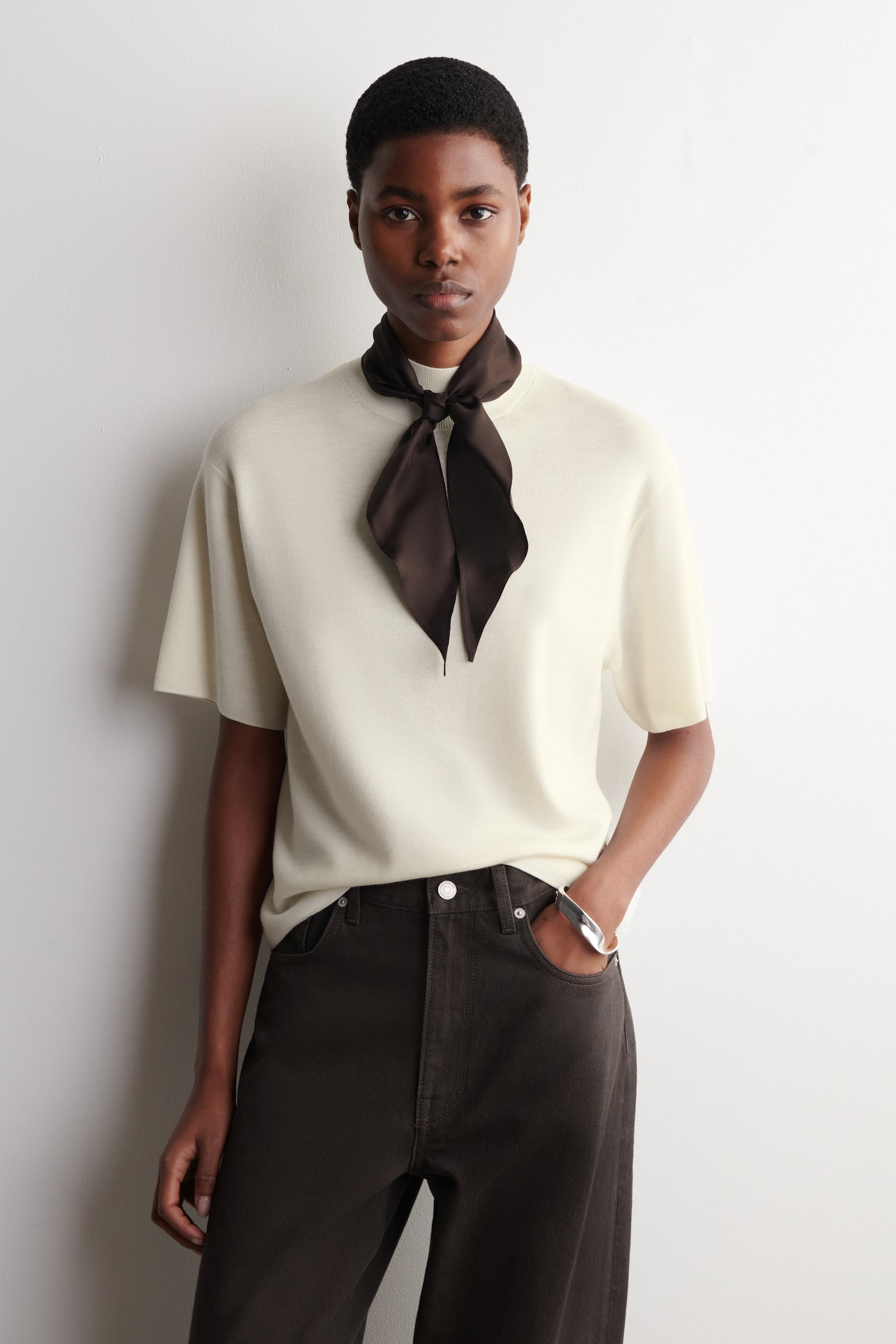 Camiseta em lã merino com detalhe em lenço - Marfim / Chocolate/BLACK / GREEN - 1