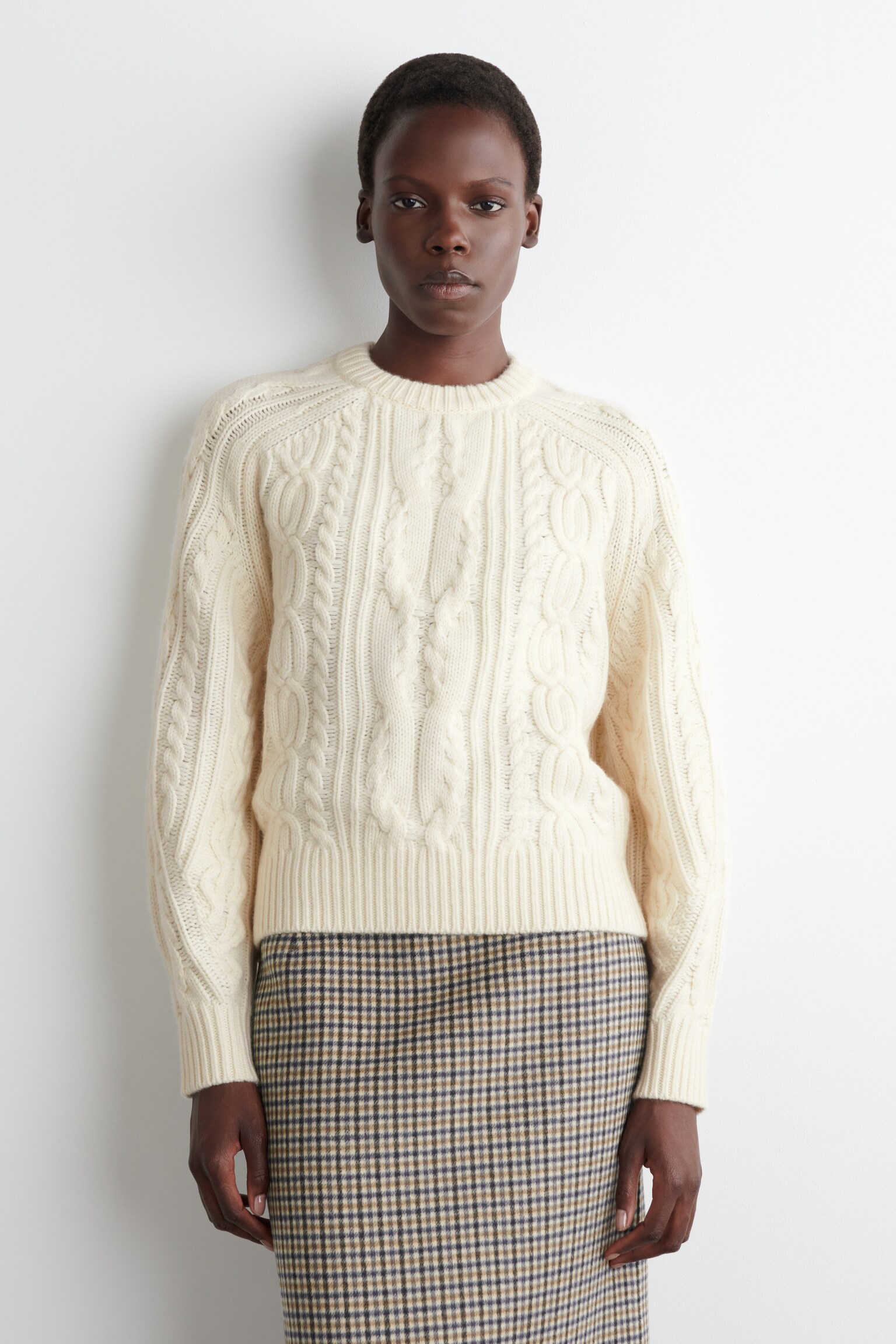 CABLE-KNIT WOOL-CASHMERE JUMPER - CREAM/RED - 1