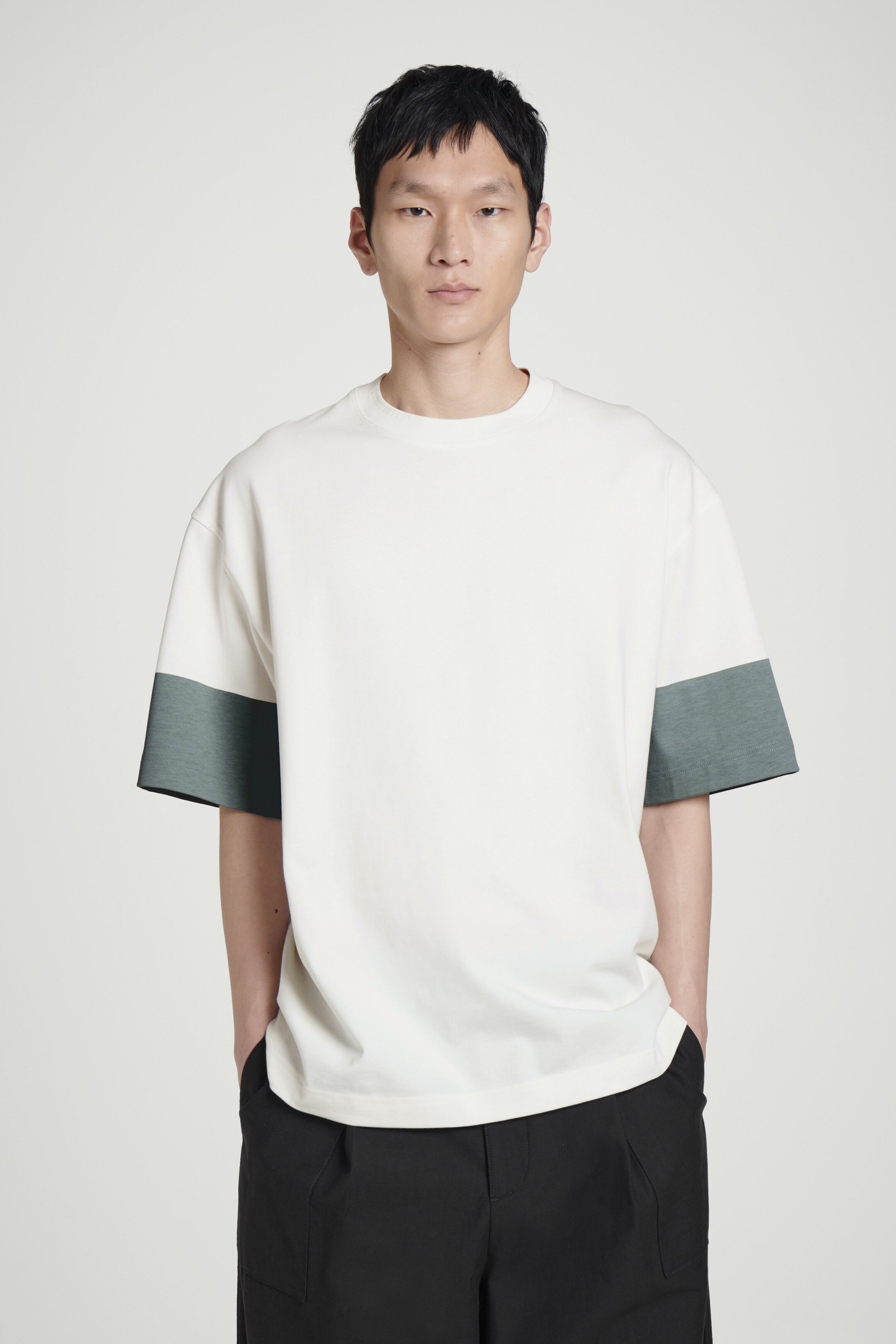 View larger image: OVERSIZED COLOUR-BLOCK COTTON T-SHIRT - WHITE / STEEL BLUE - Men | H&M GB 1