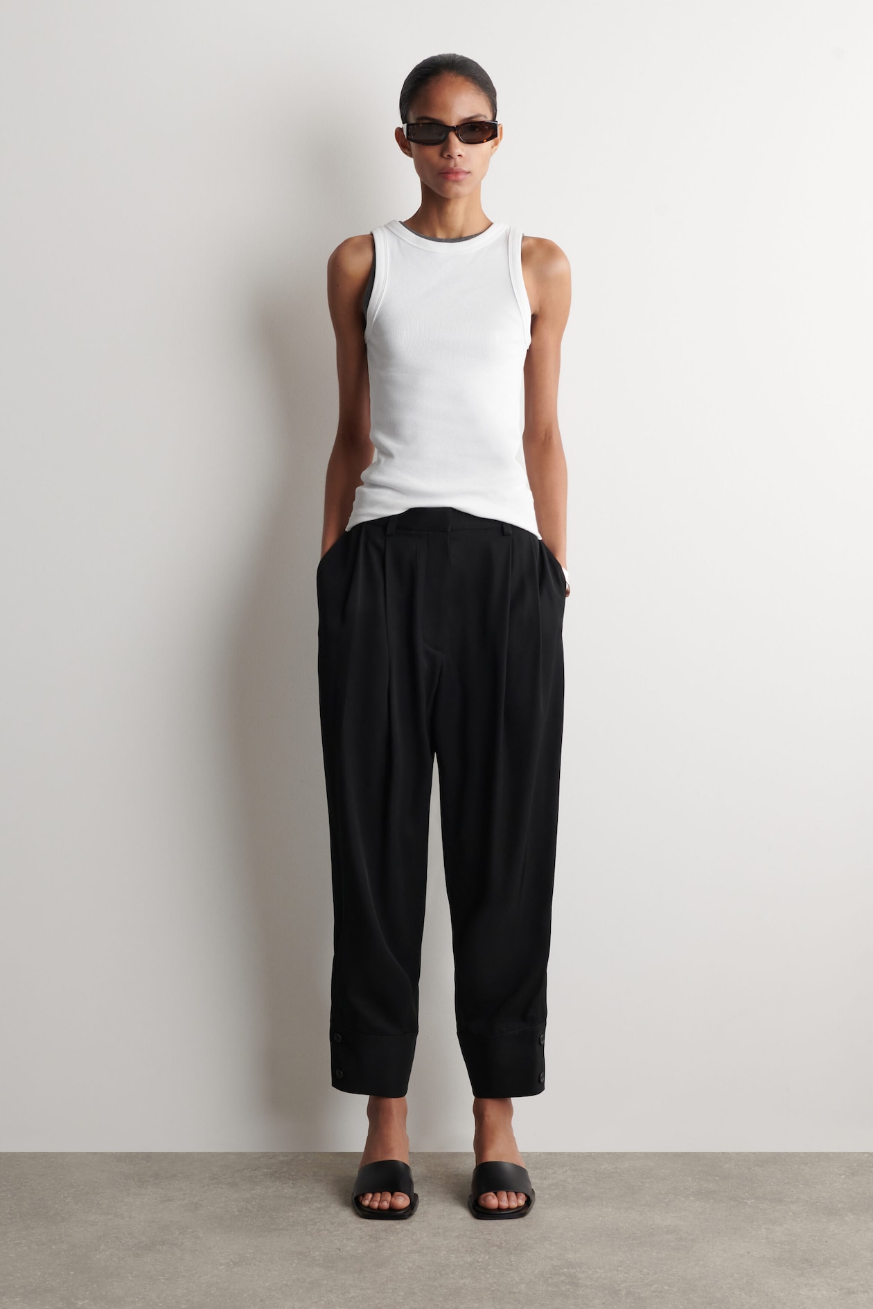 PLEATED TWILL BALLOON TROUSERS — BLACK