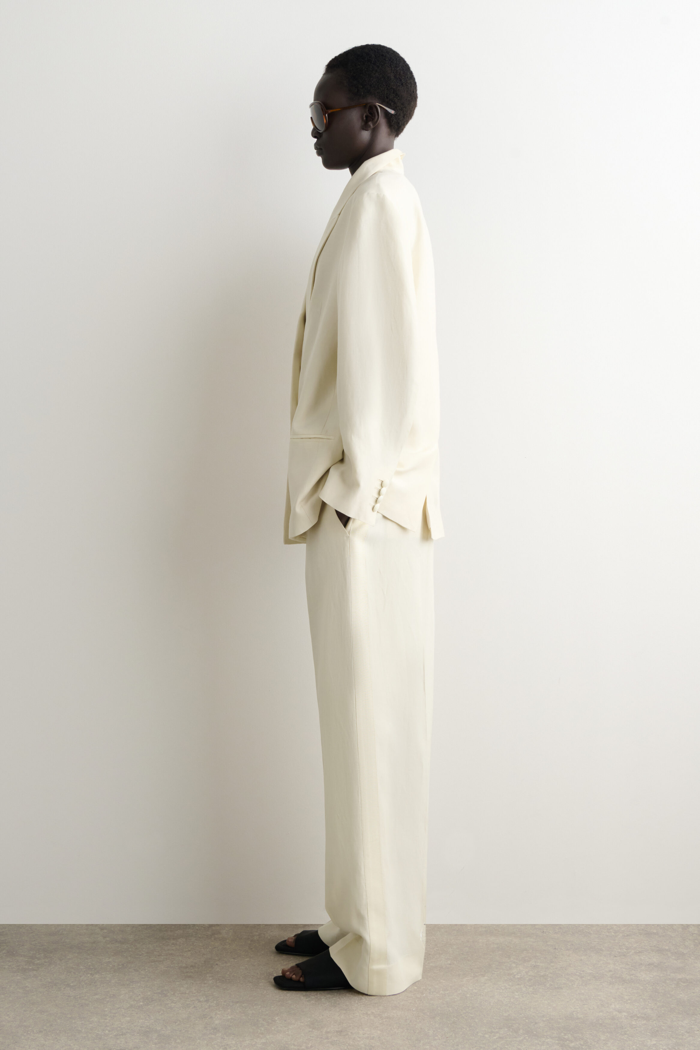 ONLY Curve - Robe portefeuille courte en lin mélangé - Crème