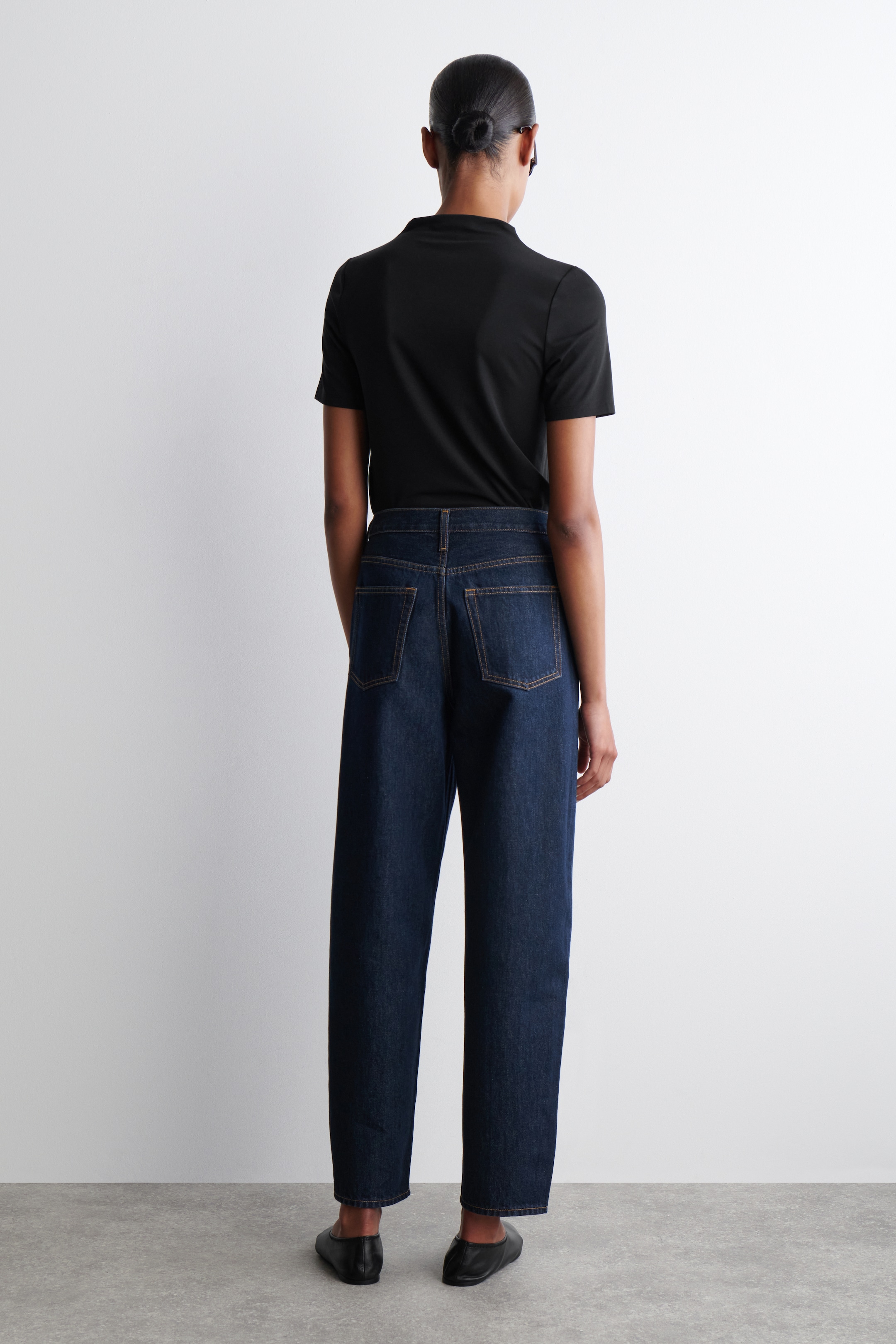View larger image: ARCH TAPERED JEANS - INDIGO - Ladies | H&M GB 3