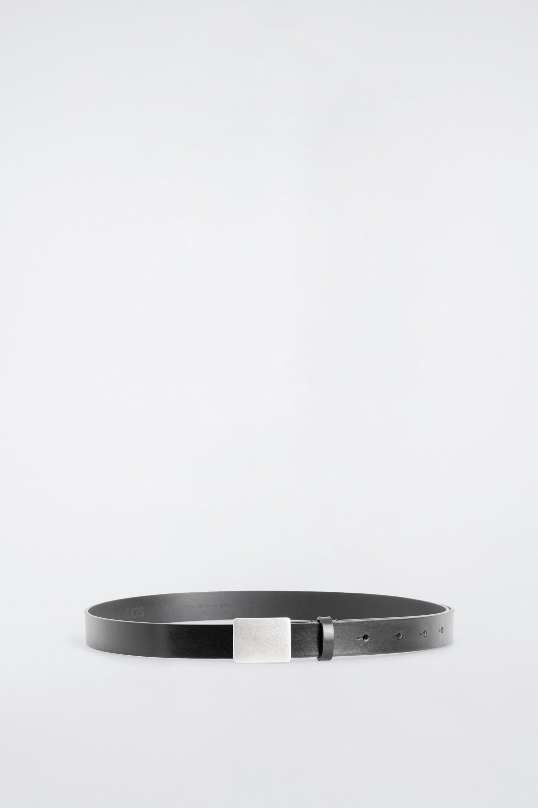 METAL-BUCKLE LEATHER BELT