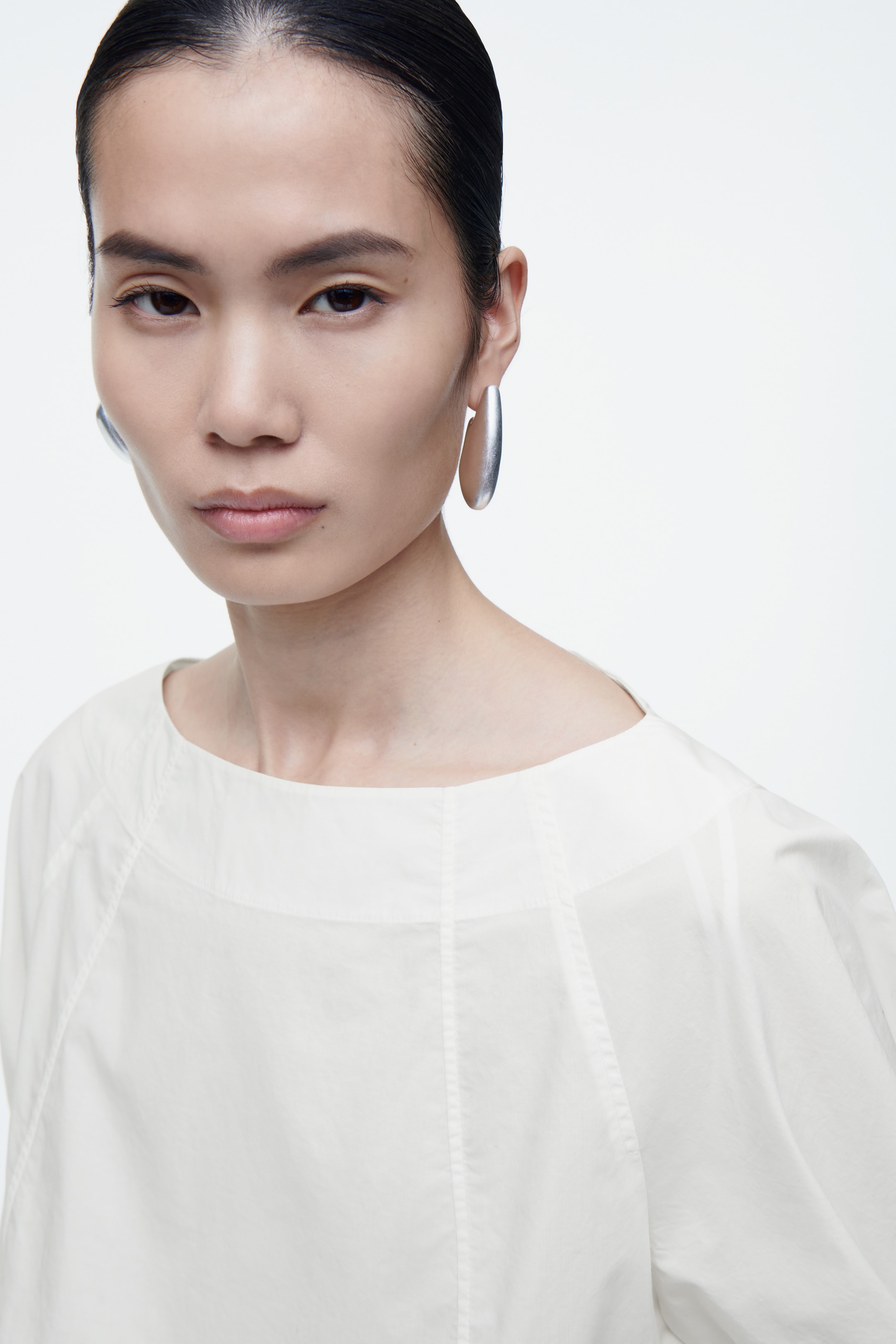 Grotere afbeelding bekijken: Volumineuze katoenen blouse met boothals - WIT - DAMES | H&M BE 4