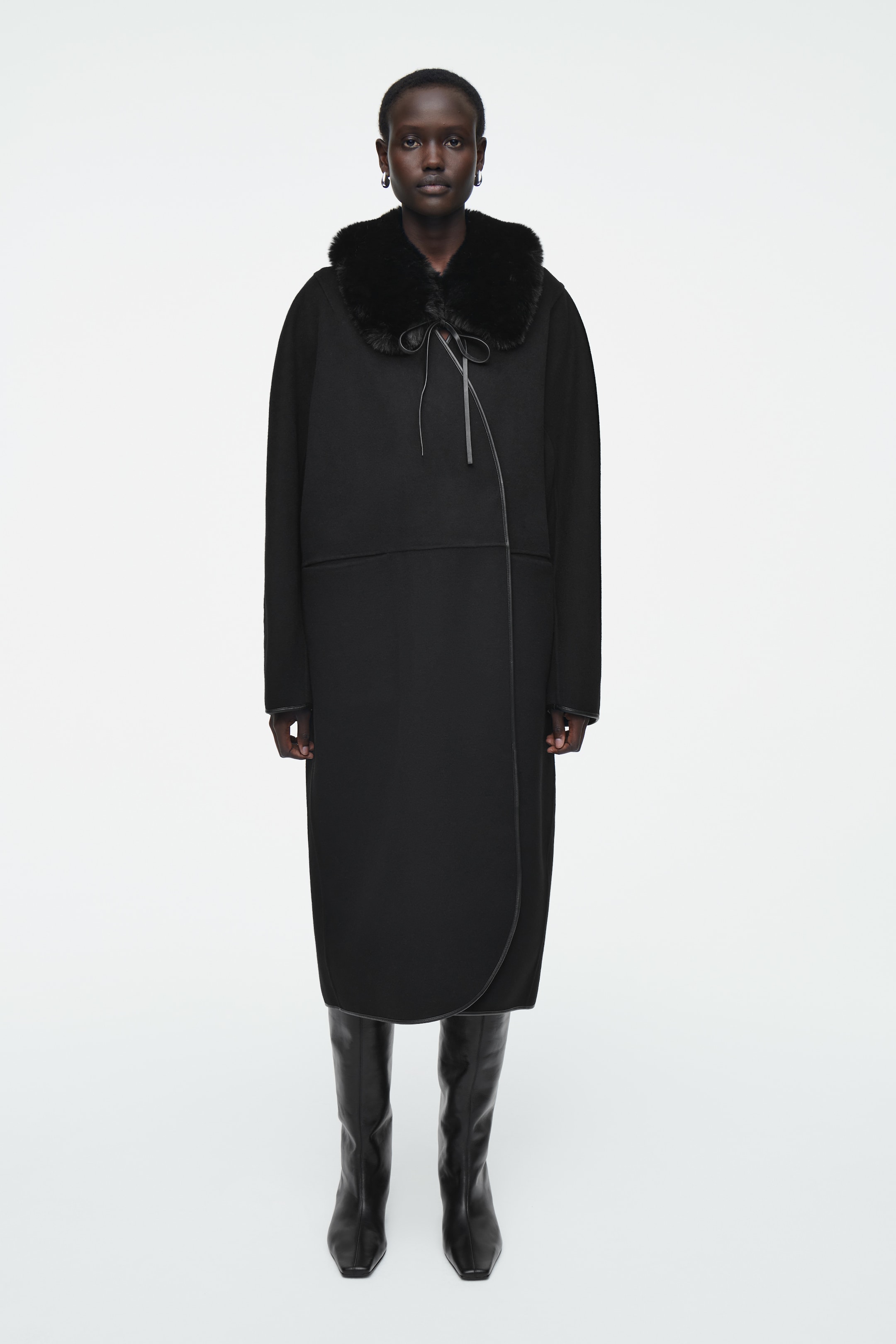View larger image: FAUX FUR COLLAR - BLACK - Ladies | H&M GB 2