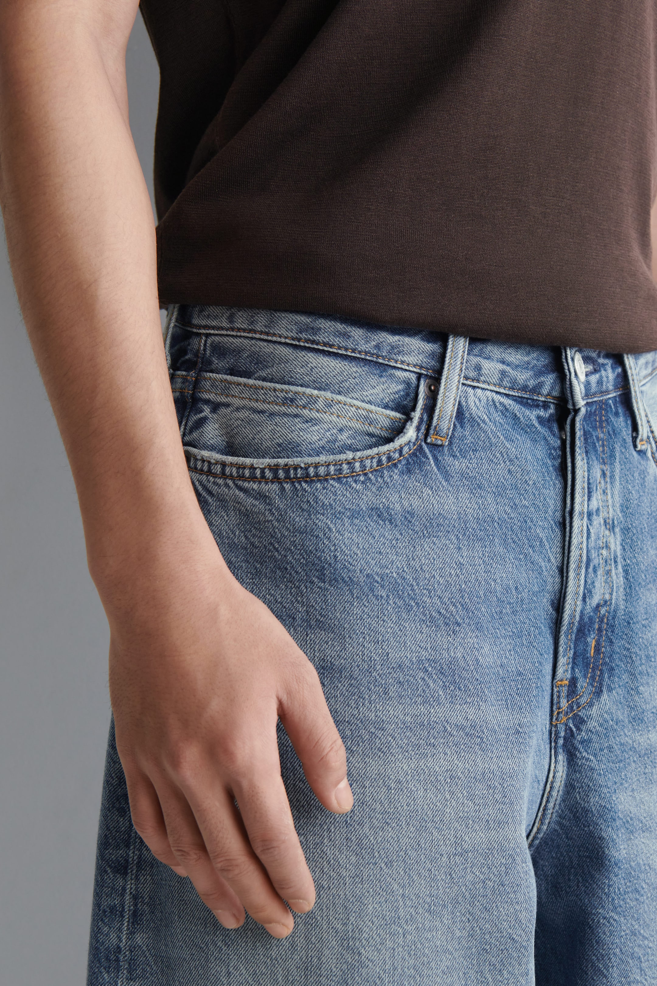 CASK BARREL-LEG JEANS