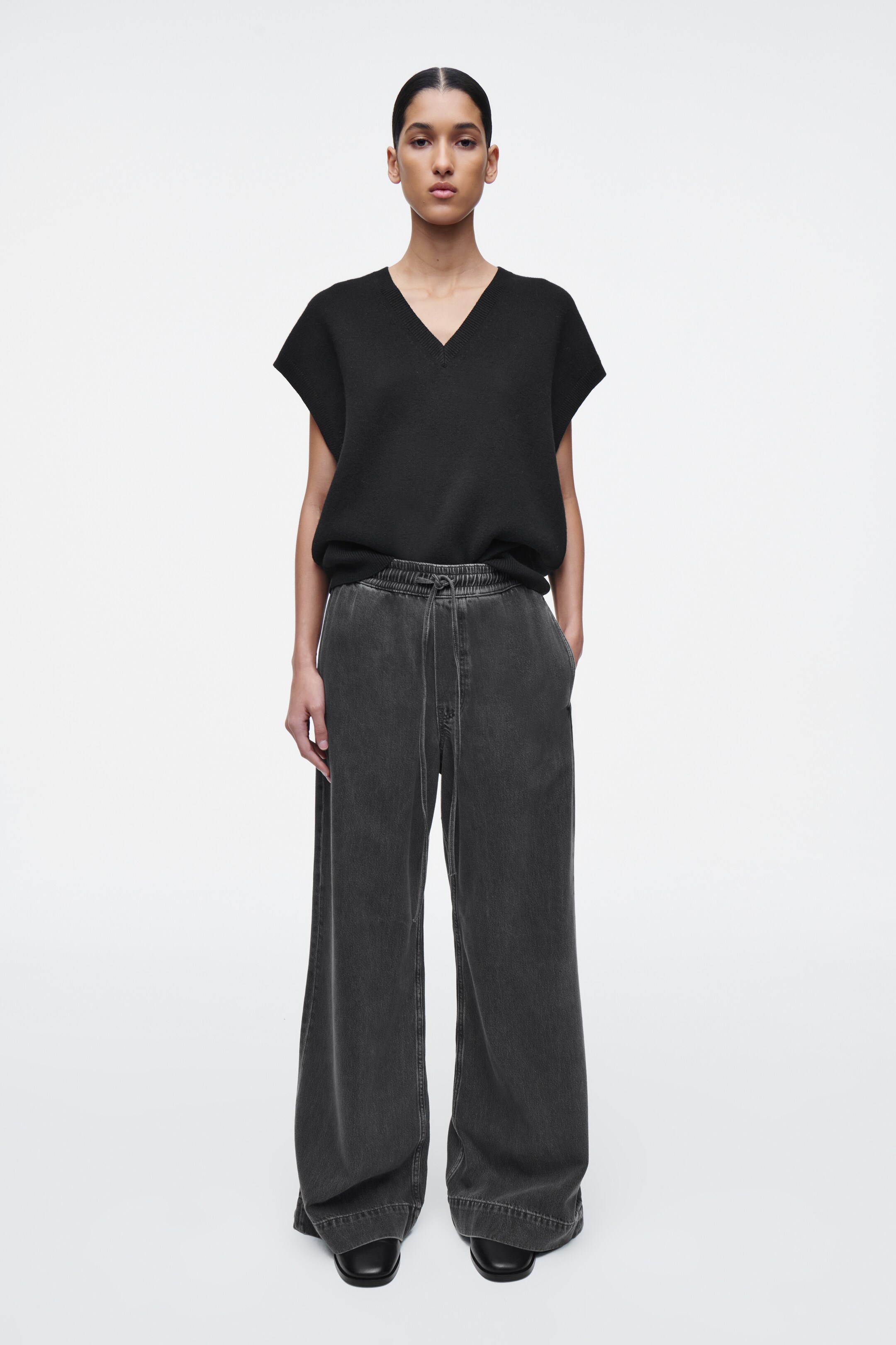 Ingrandisci l'immagine: WIDE-LEG FLUID DENIM TROUSERS - WASHED BLACK - DONNA | H&M CH 1