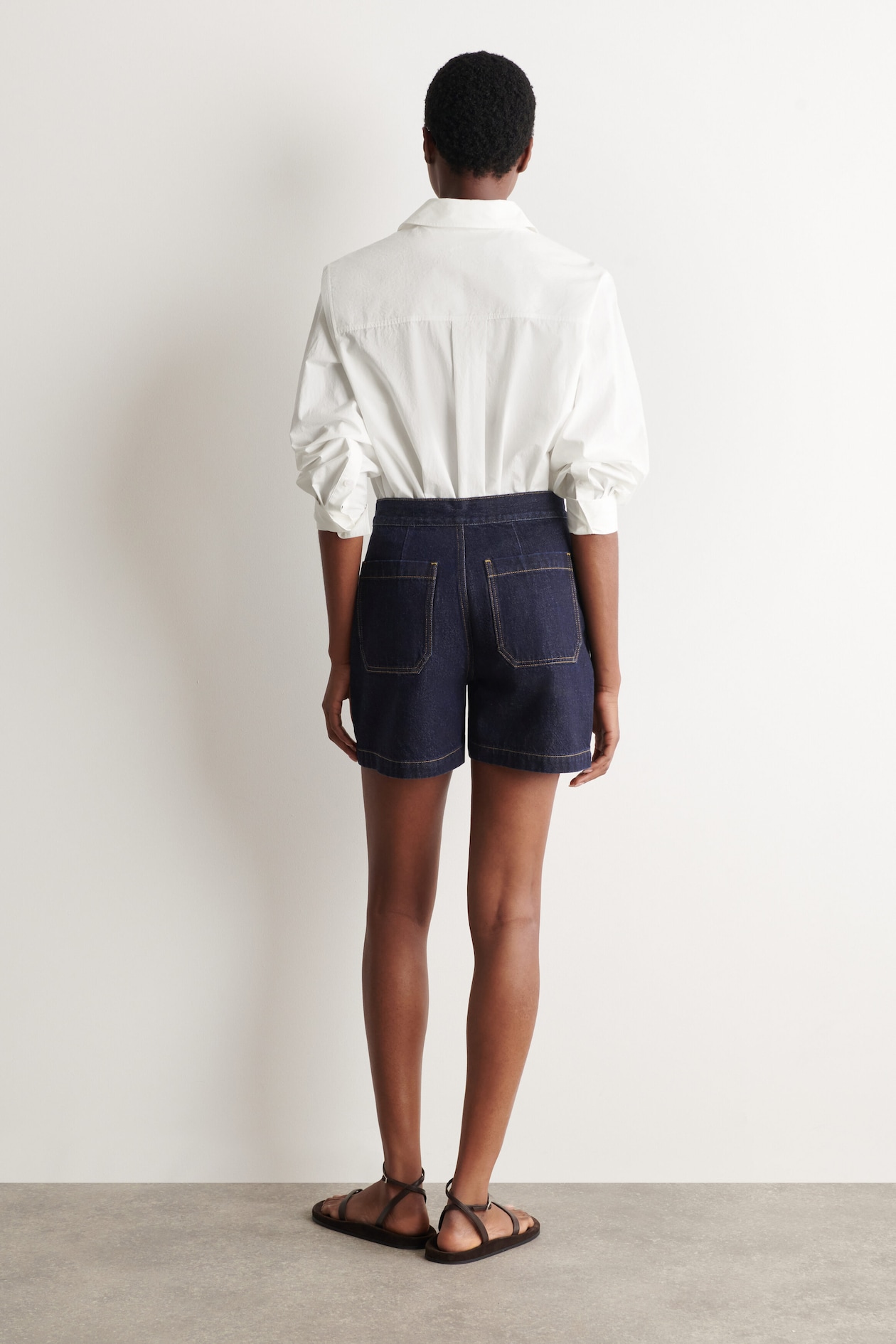 POCKET-DETAIL DENIM SHORTS — INDIGO