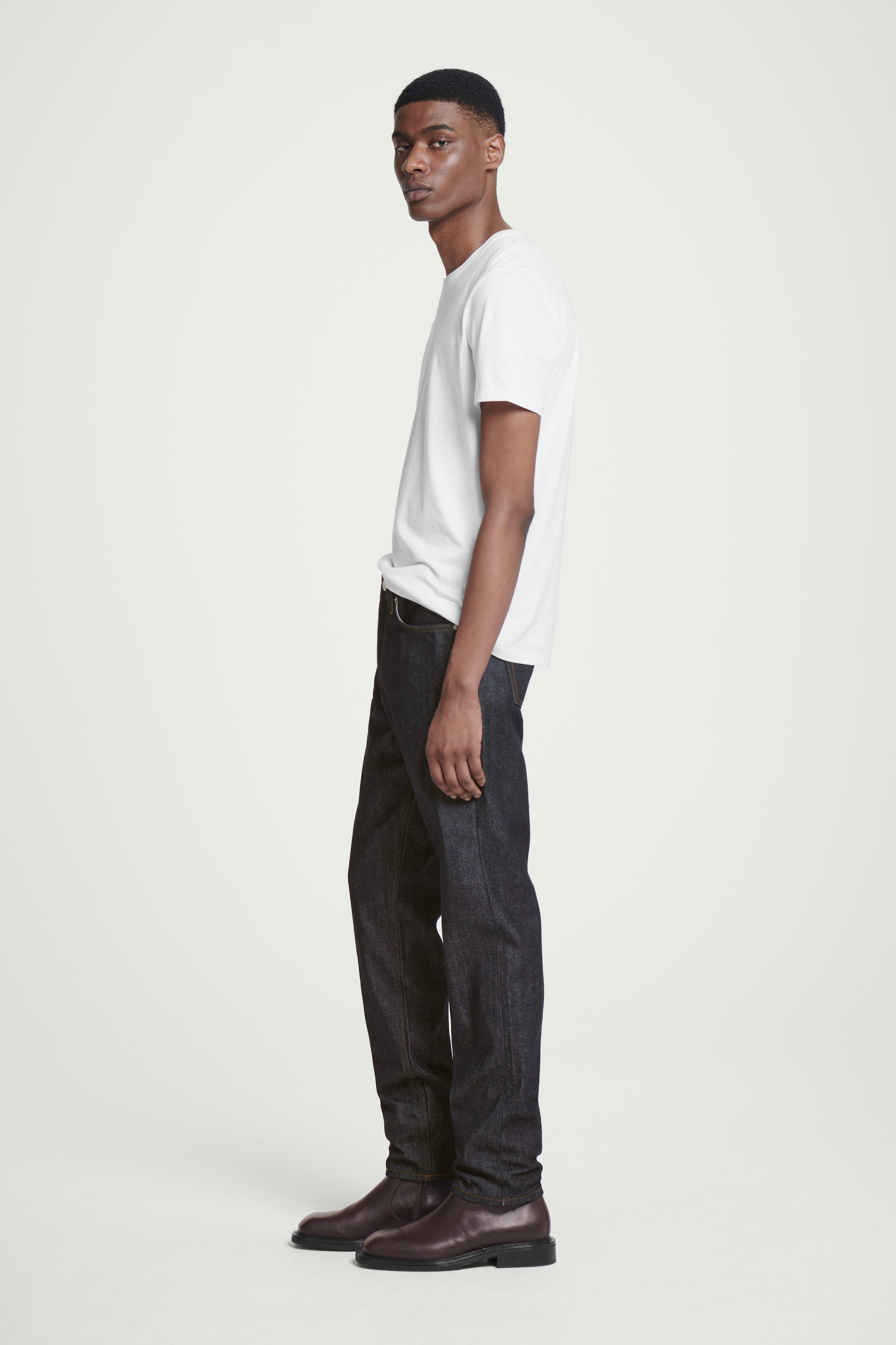 PILLAR RAW SELVEDGE TAPERED JEANS