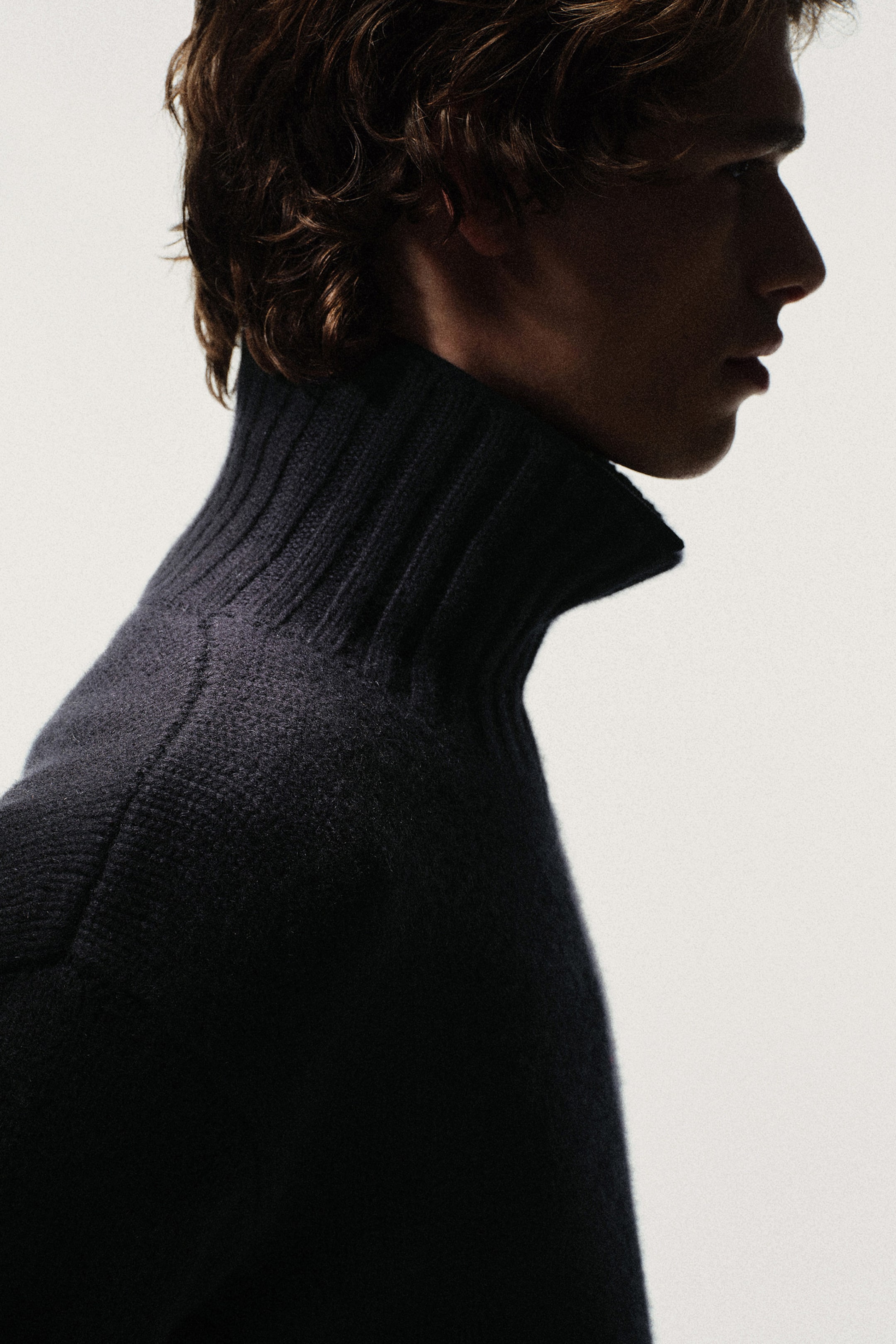 JERSEY GRUESO CASHMERE CON CUELLO ALTO