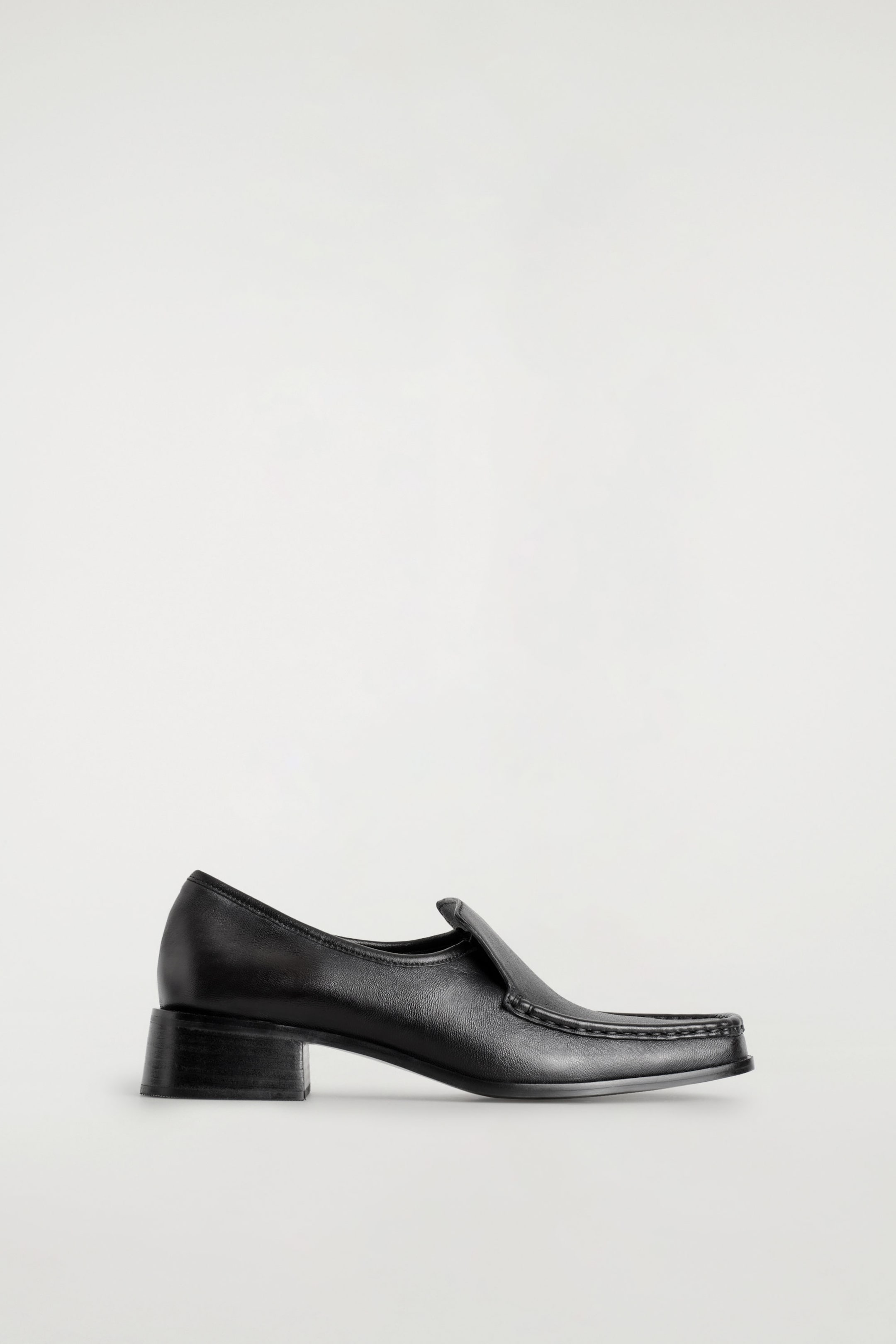 LOAFERS AUS LEDER MIT ABSATZ