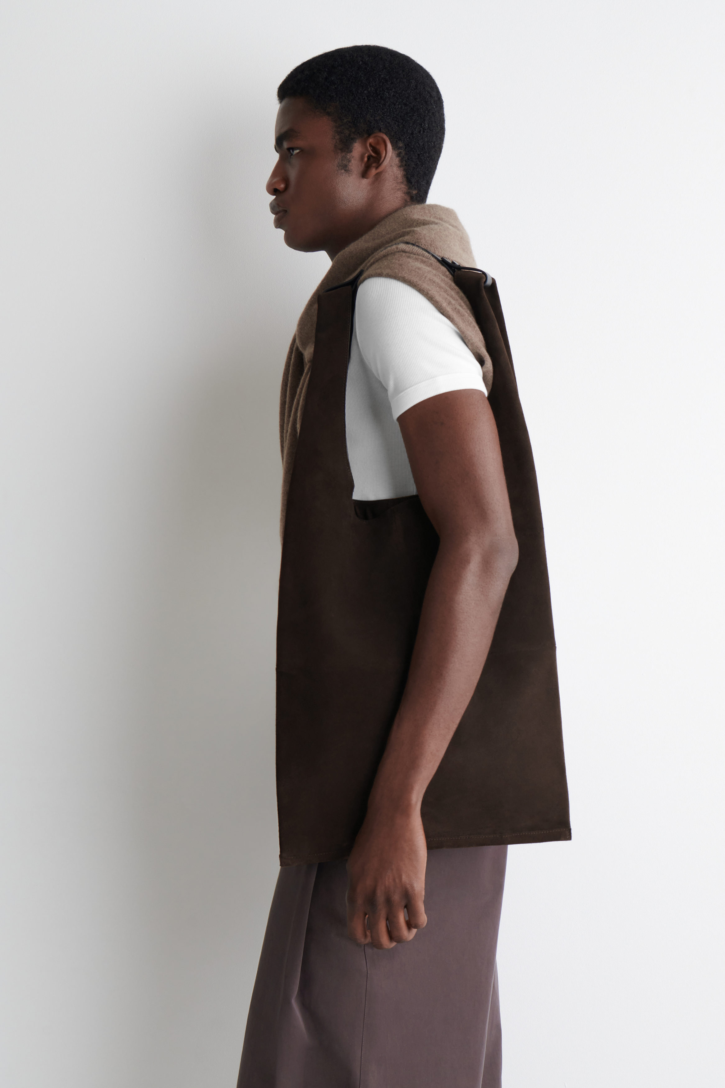 SLOUCHY TOTE - SUEDE - CHOCOLATE | COS
