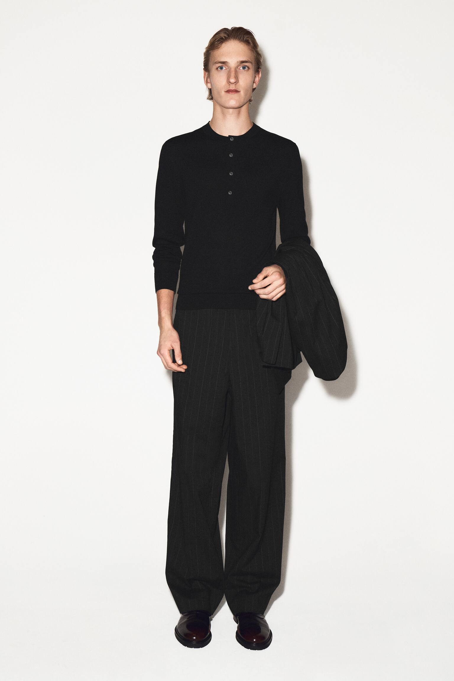 SCHMALES HENLEY-OBERTEIL AUS MERINOWOLLE - SCHWARZ/DUNKELGRÜN - 3