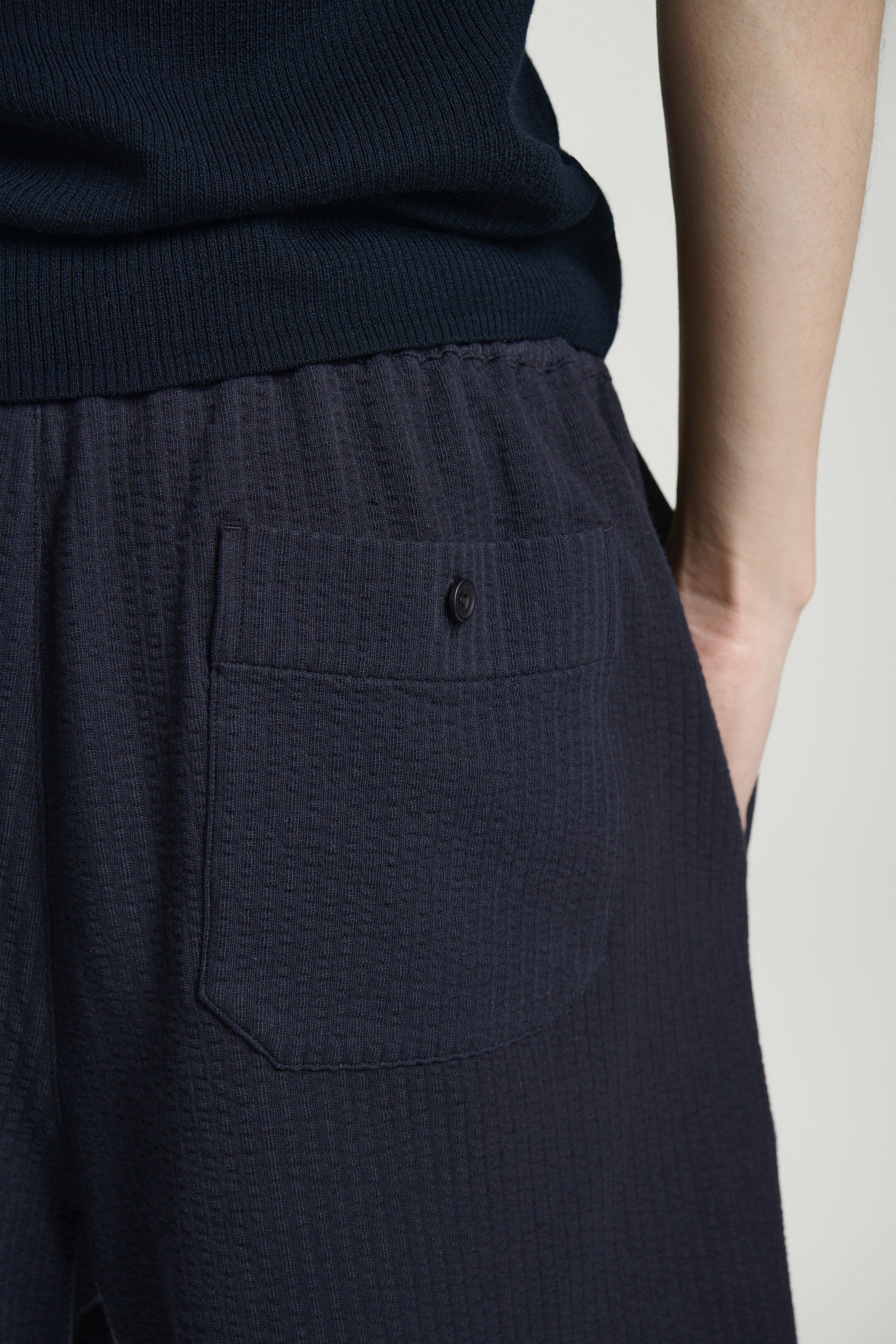 Ingrandisci l'immagine: SEERSUCKER DRAWSTRING SHORTS - NAVY - UOMO | H&M CH 3