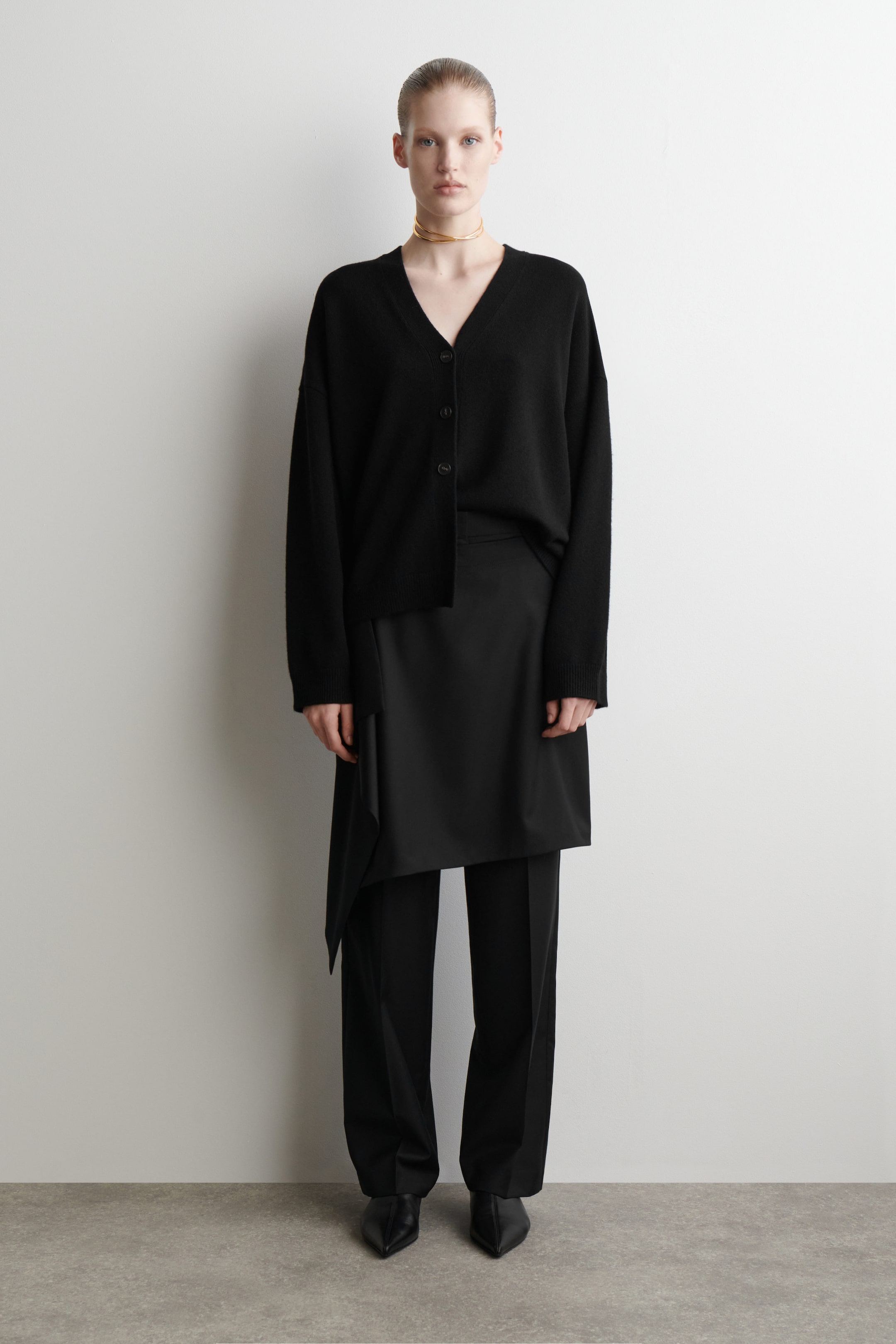 CASHMERE V-NECK CARDIGAN