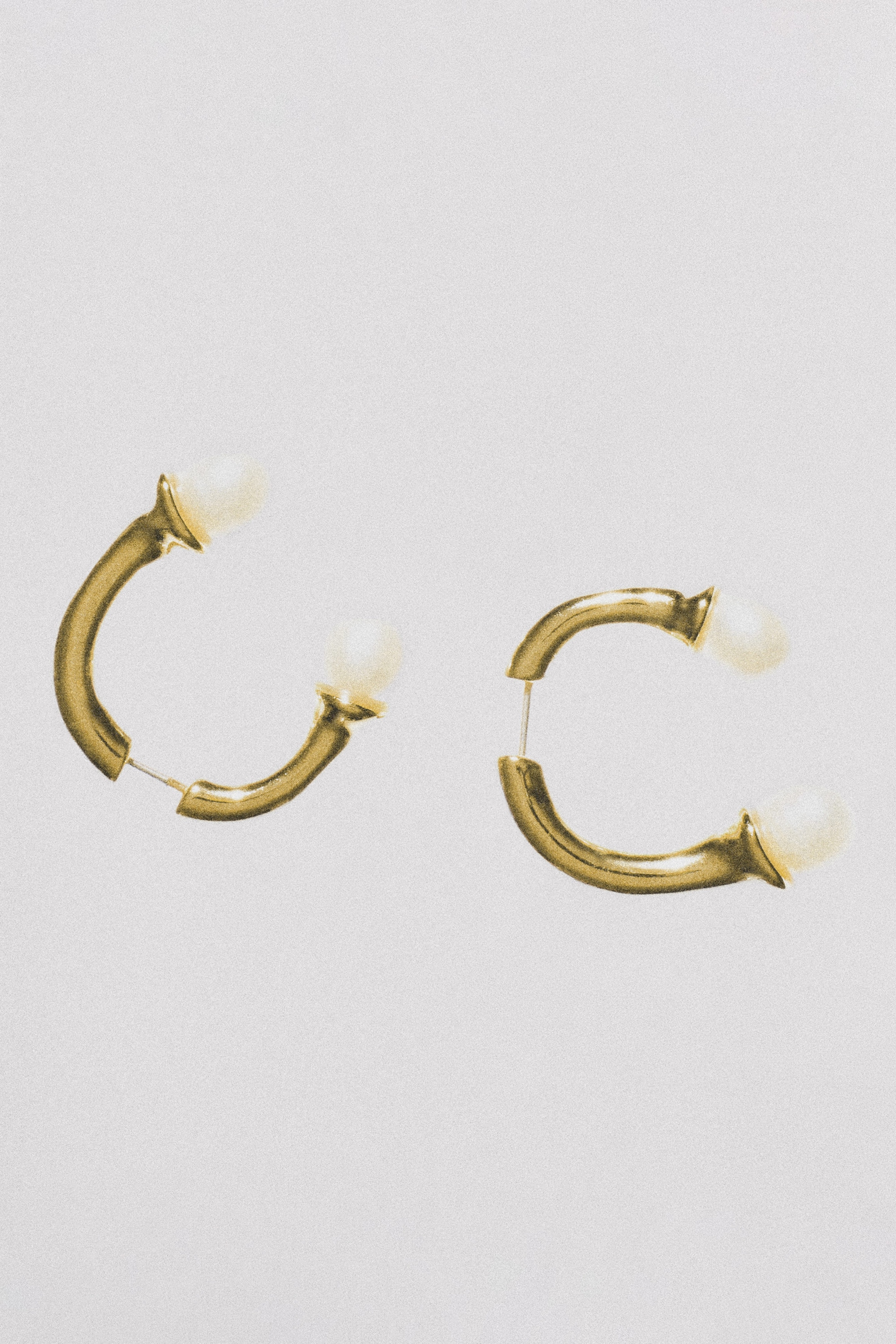 ARCHED FRESHWATER PEARL EARRINGS