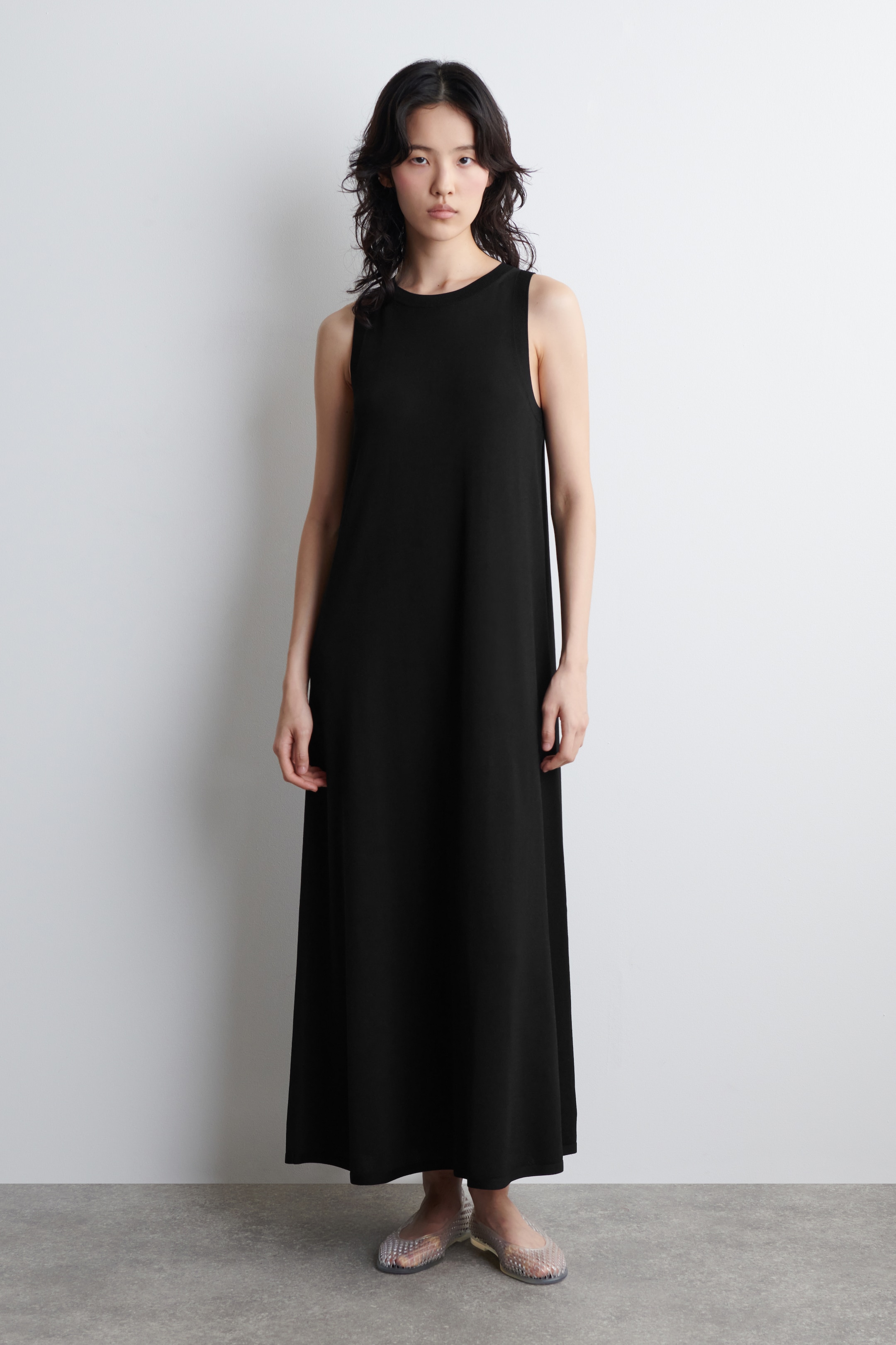Ingrandisci l'immagine: SLEEVELESS KNITTED MIDI DRESS - BLACK - DONNA | H&M CH 1