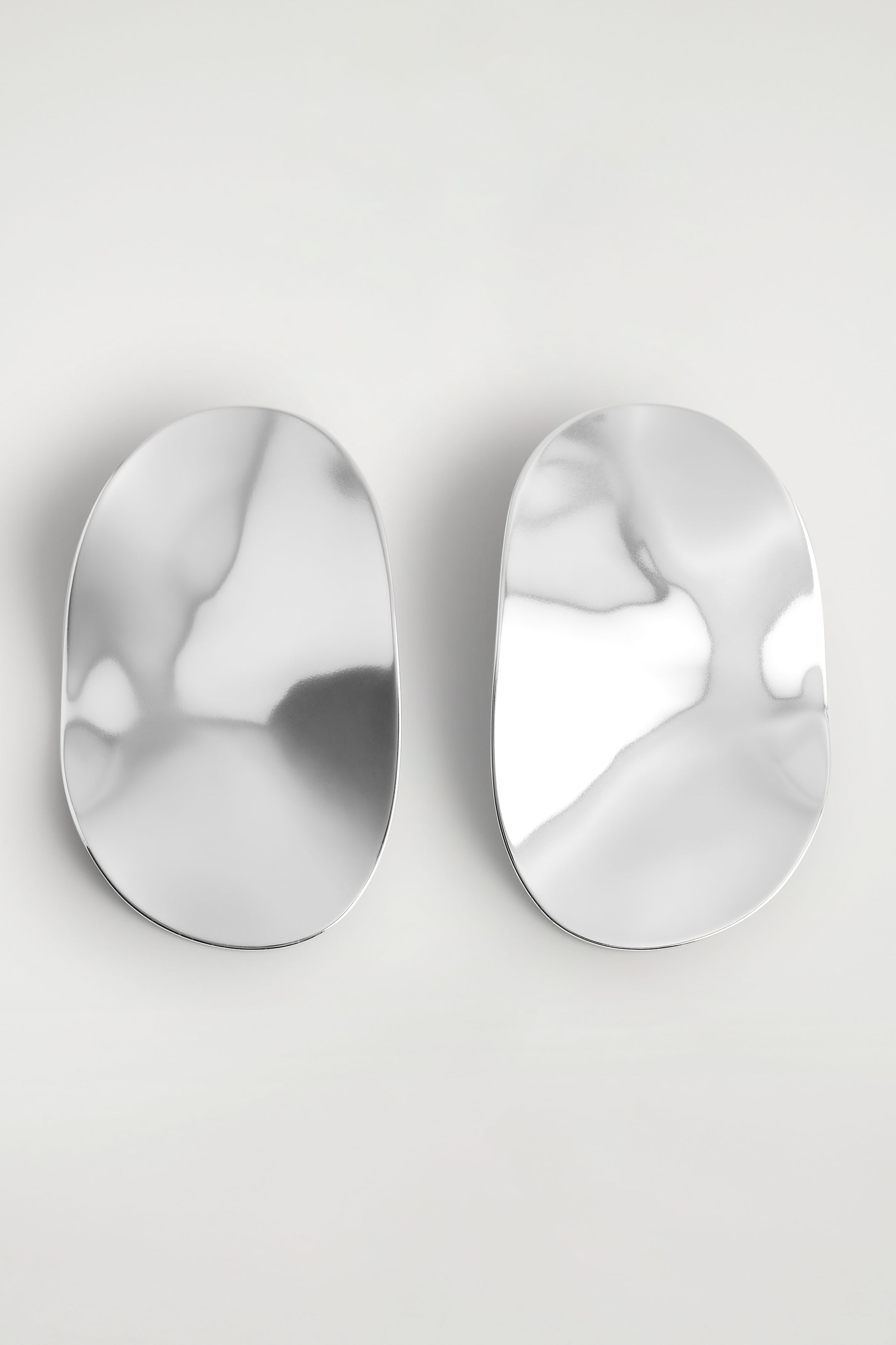 OVERSIZED OVAL EARRINGS